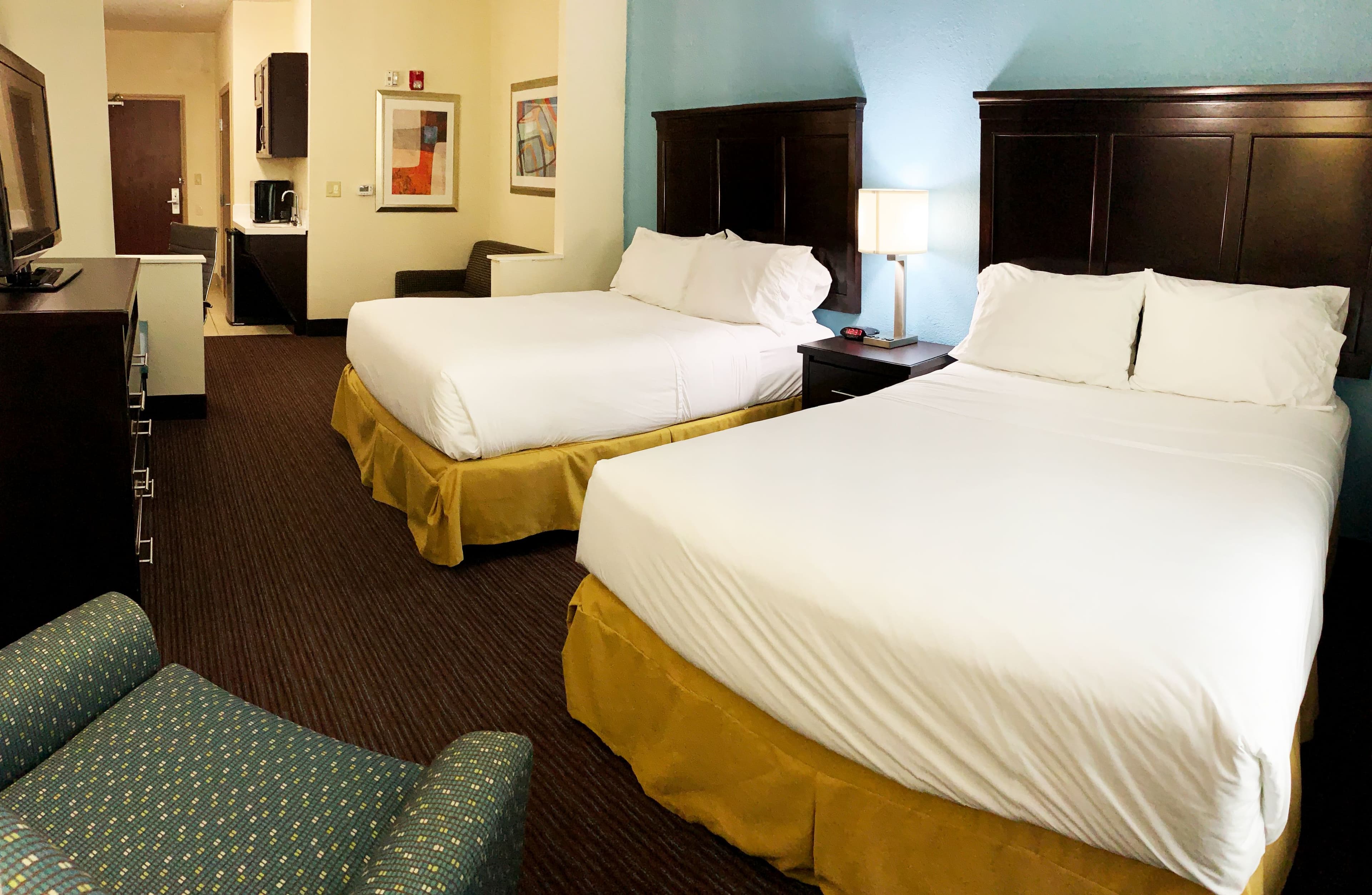 Holiday Inn Express & Suites Gainesville — 12