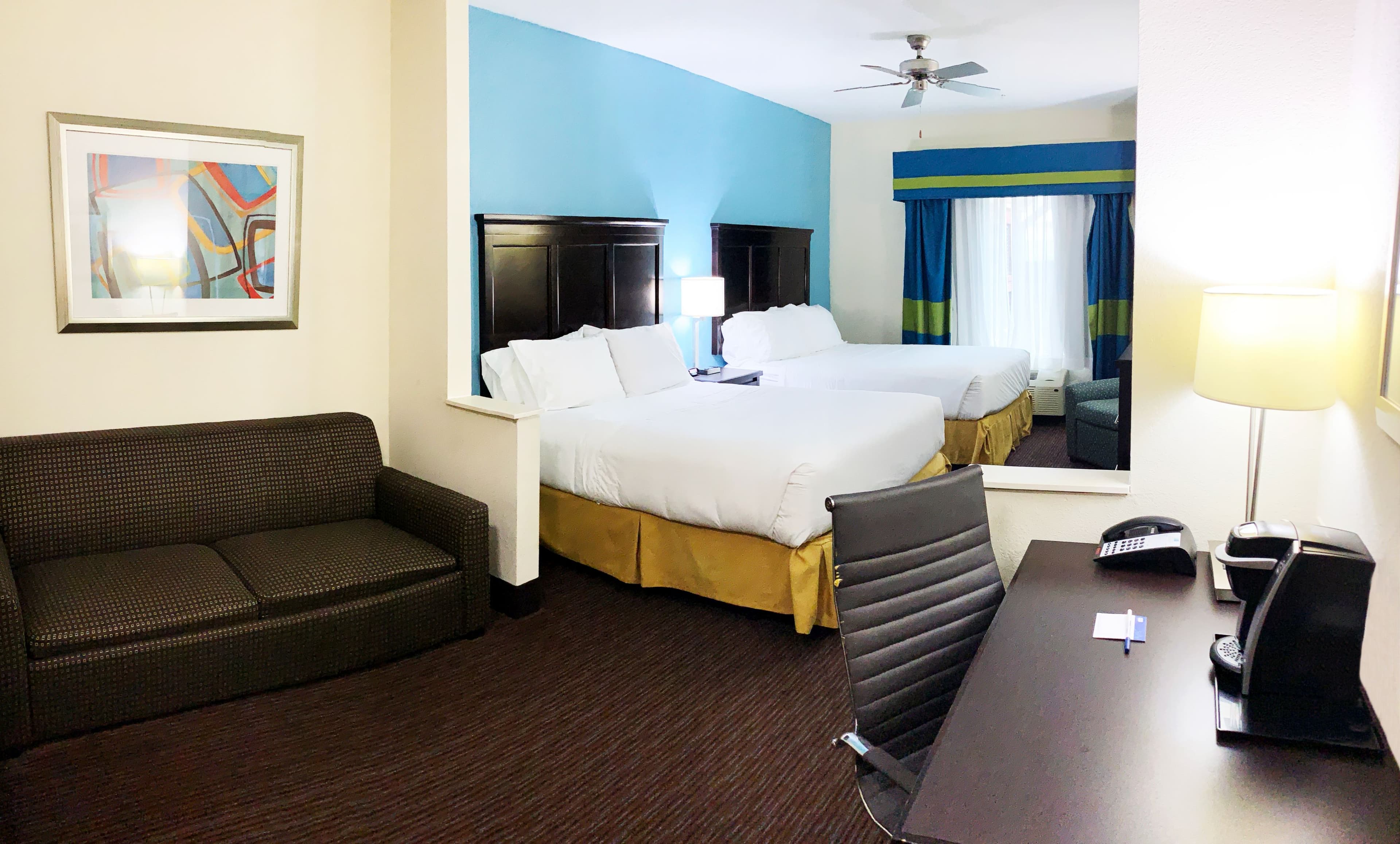 Holiday Inn Express & Suites Gainesville — 14