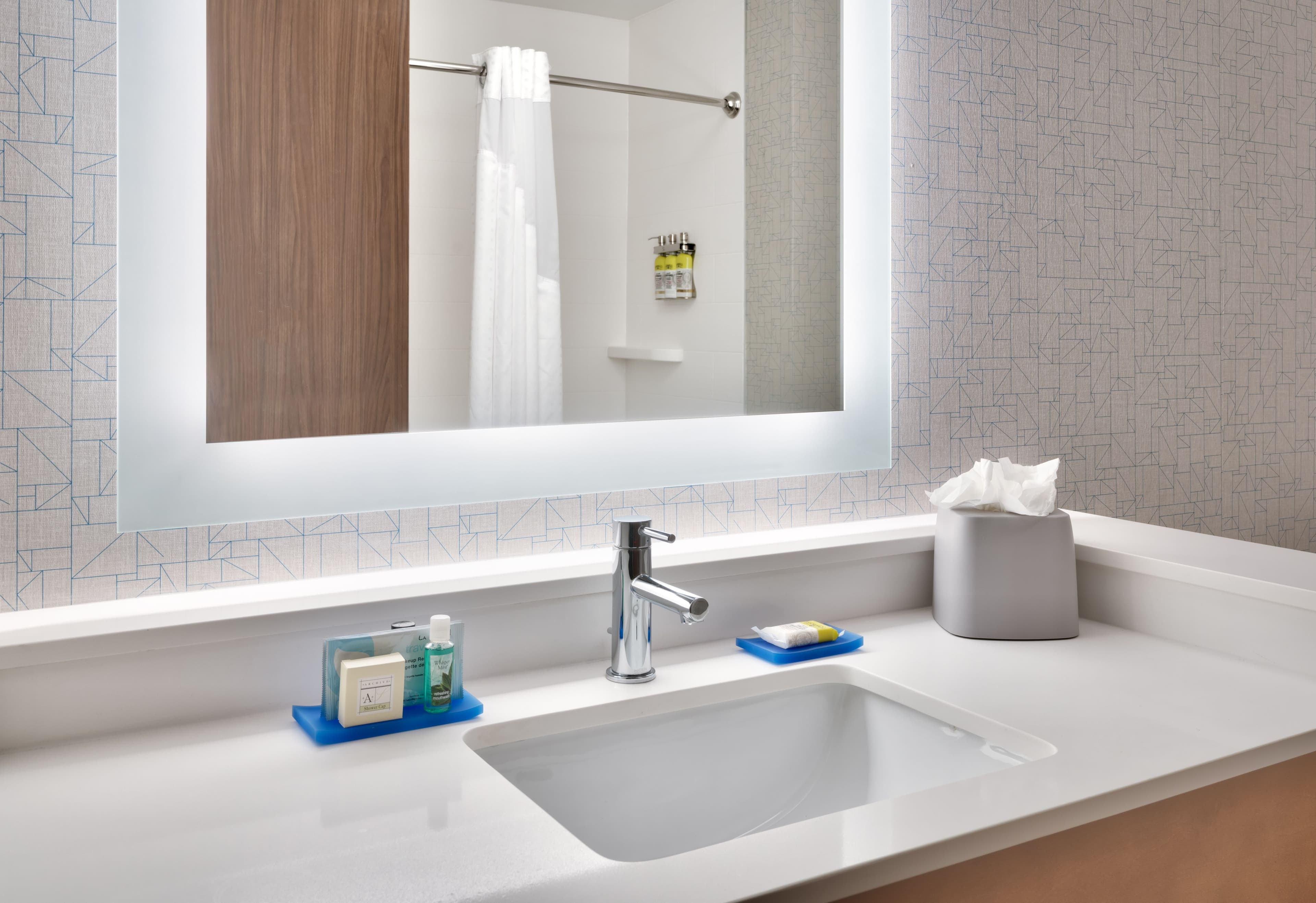 Holiday Inn Express & Suites Gainesville I-75 — 17
