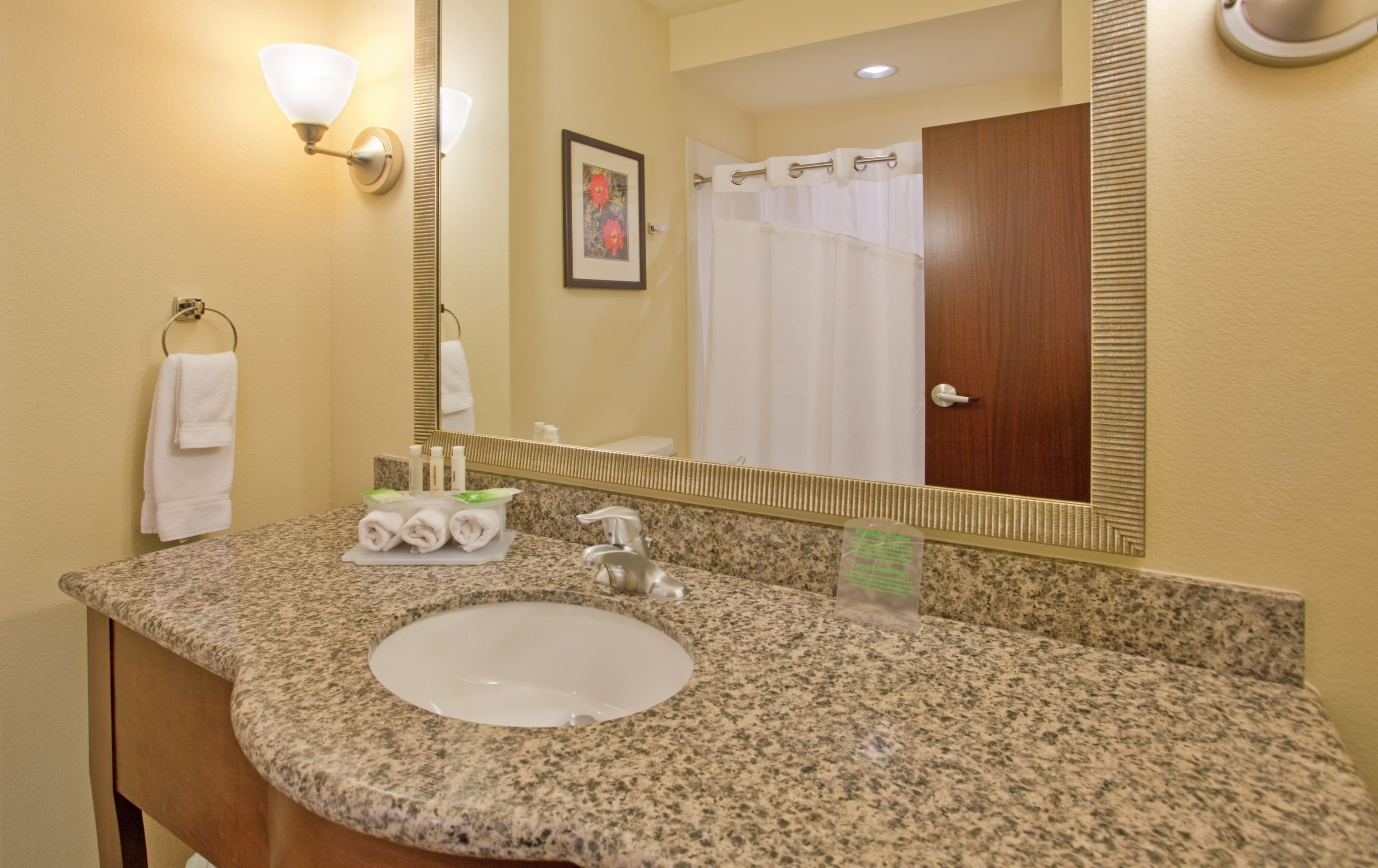 Holiday Inn Express & Suites Gallup East — 11
