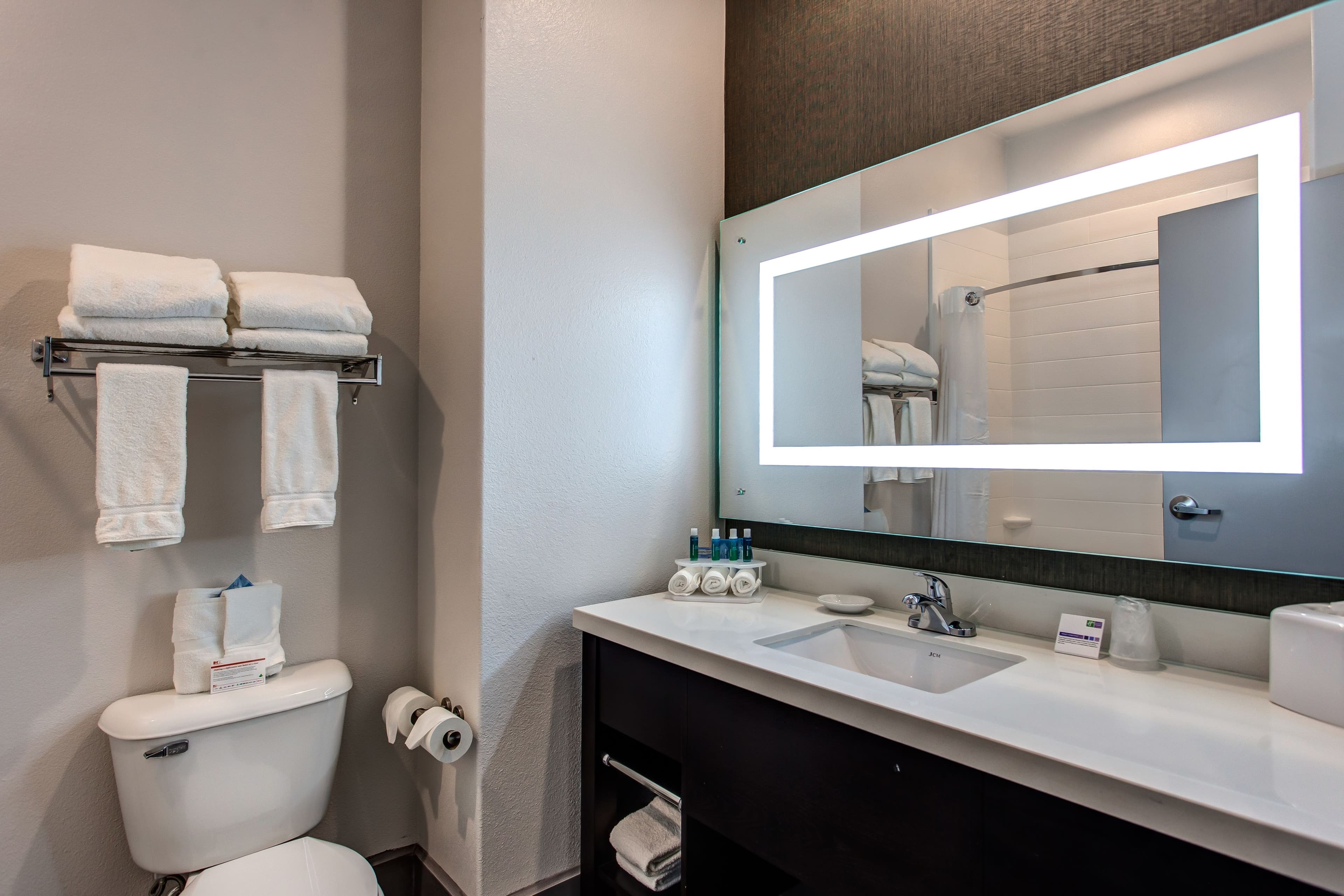 Holiday Inn Express & Suites Gatesville - N. Ft Hood — 6