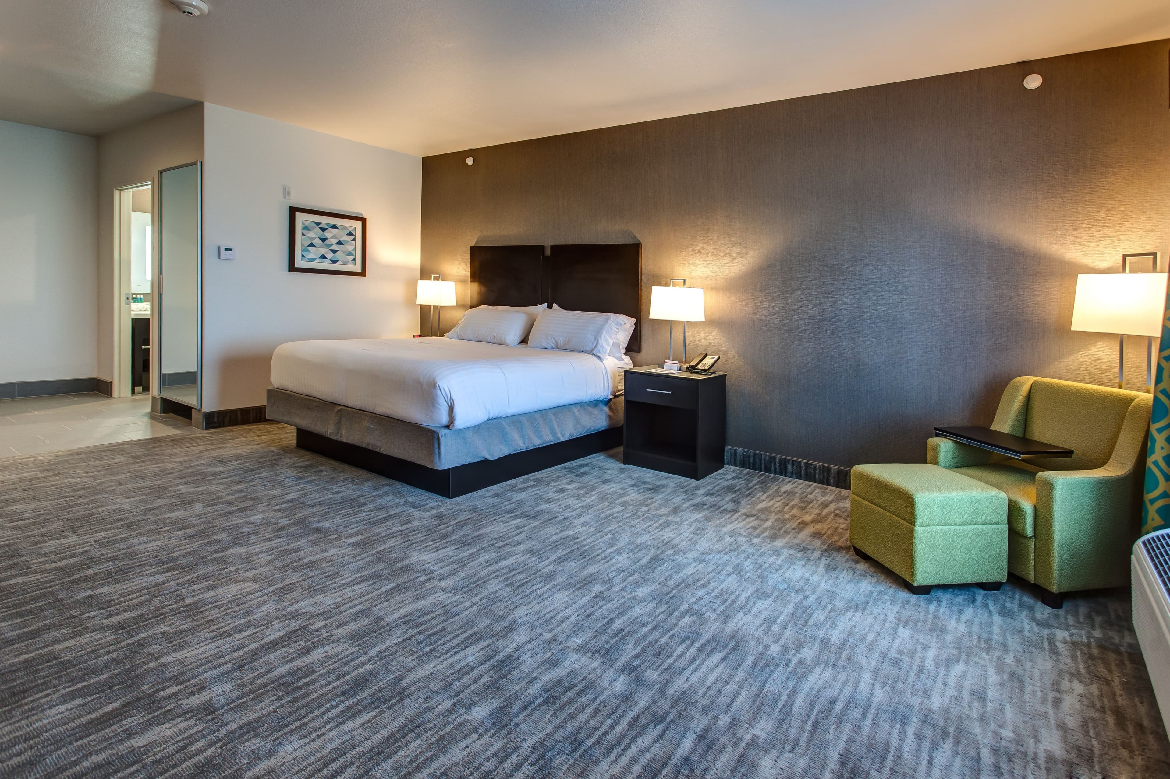Holiday Inn Express & Suites Gatesville - N. Ft Hood — 7