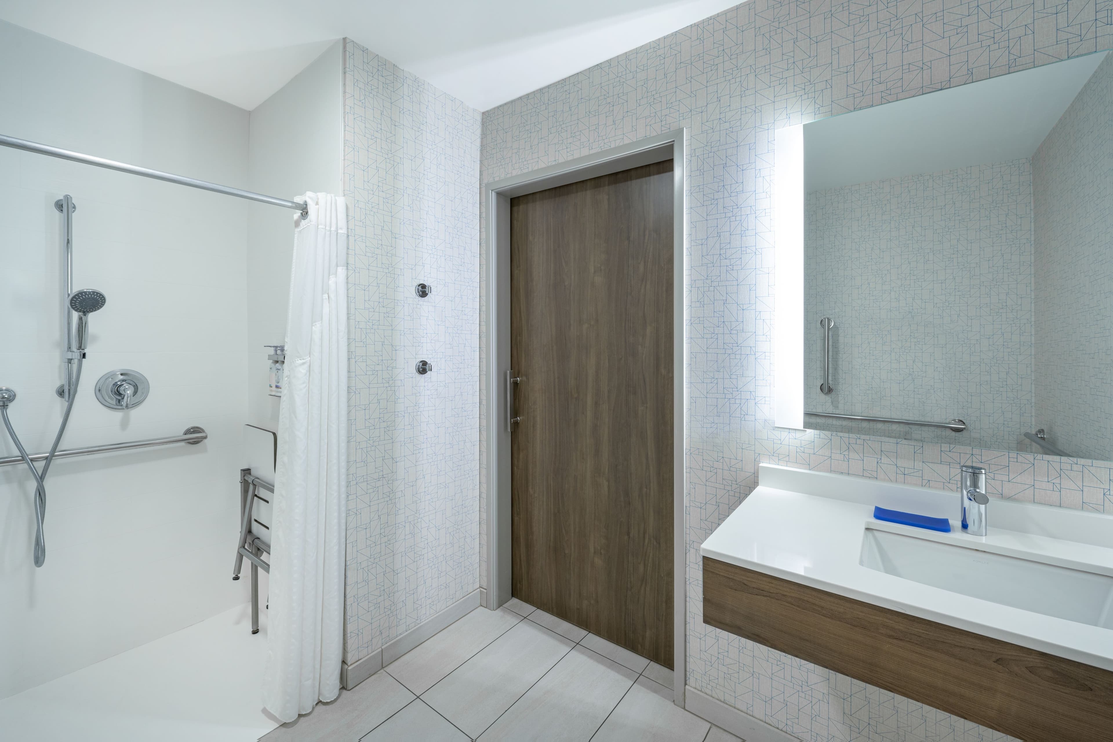 Holiday Inn Express & Suites Phoenix East - Gilbert — 10