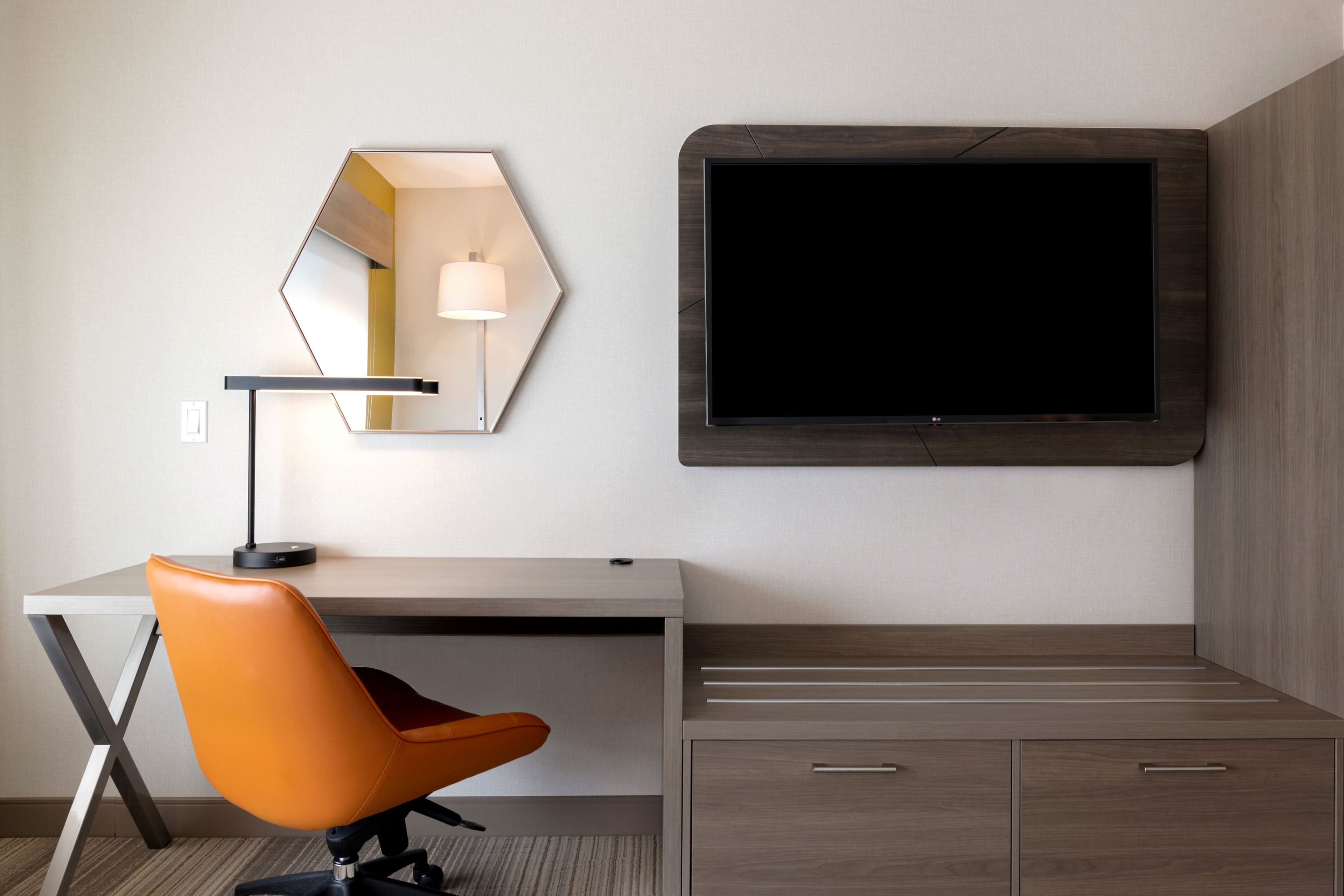 Holiday Inn Express & Suites Glendale Downtown — 22