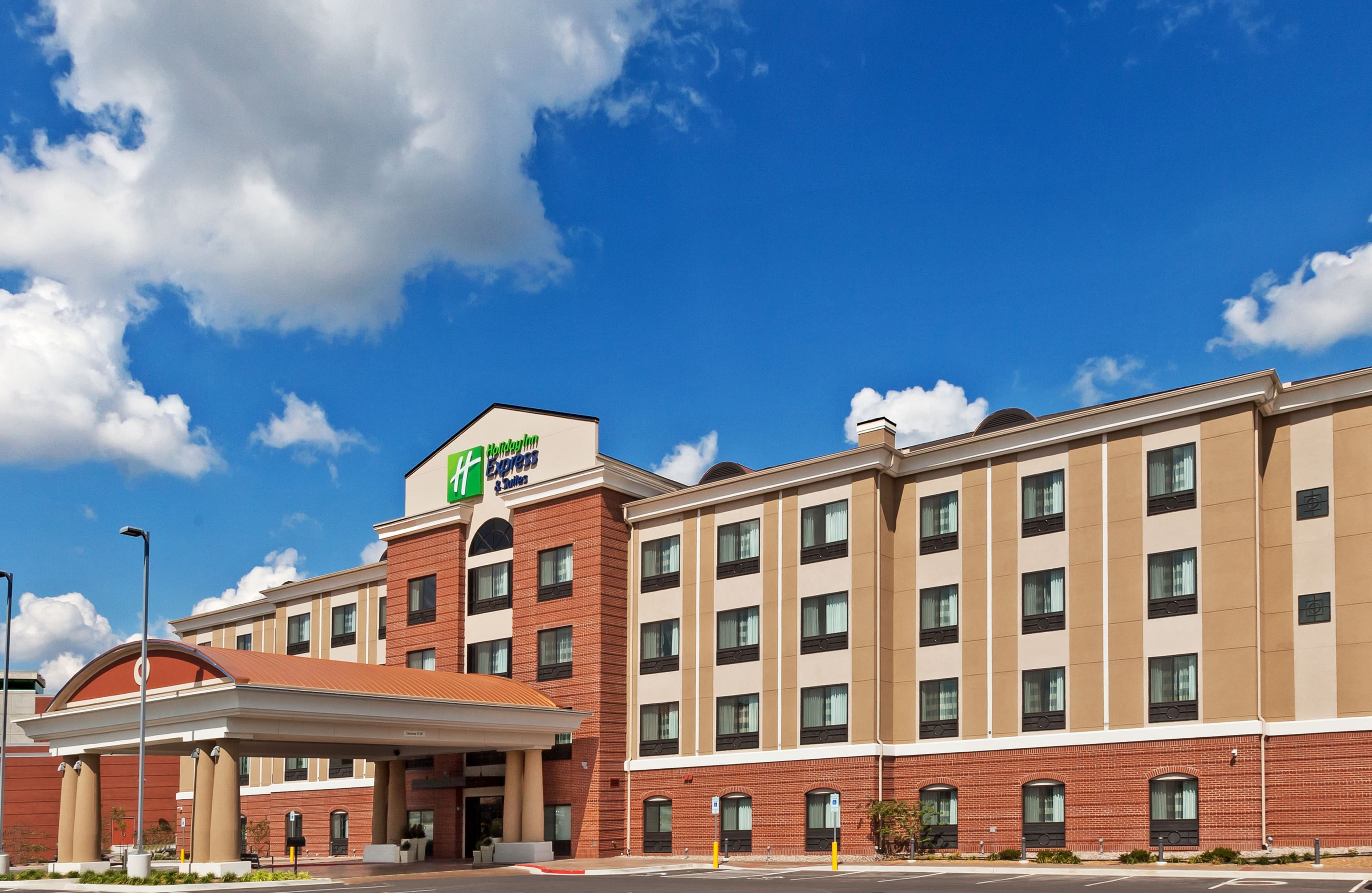 Holiday Inn Express & Suites Glenpool-Tulsa South - Image 1