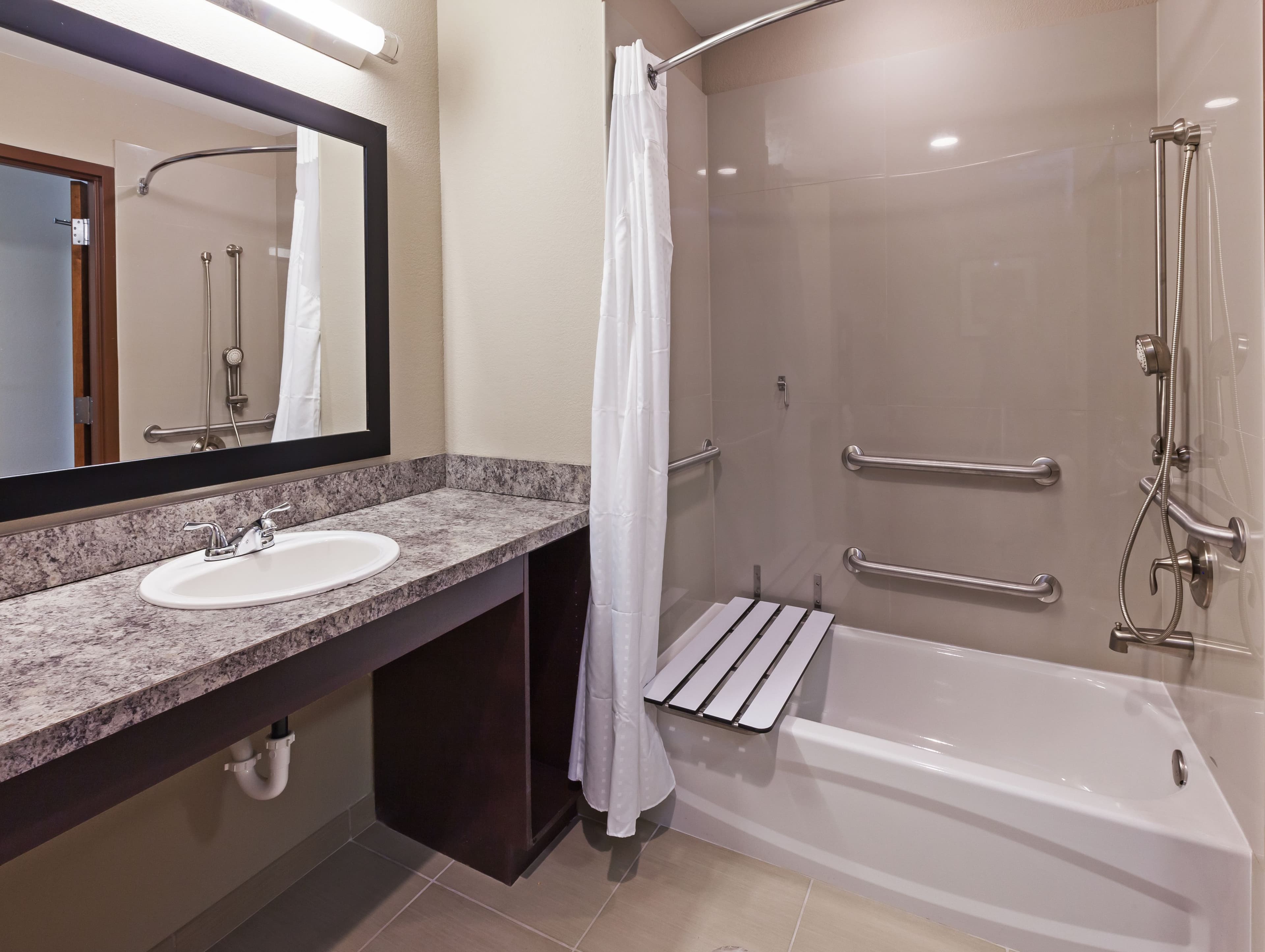 Holiday Inn Express & Suites Glenpool-Tulsa South — 12