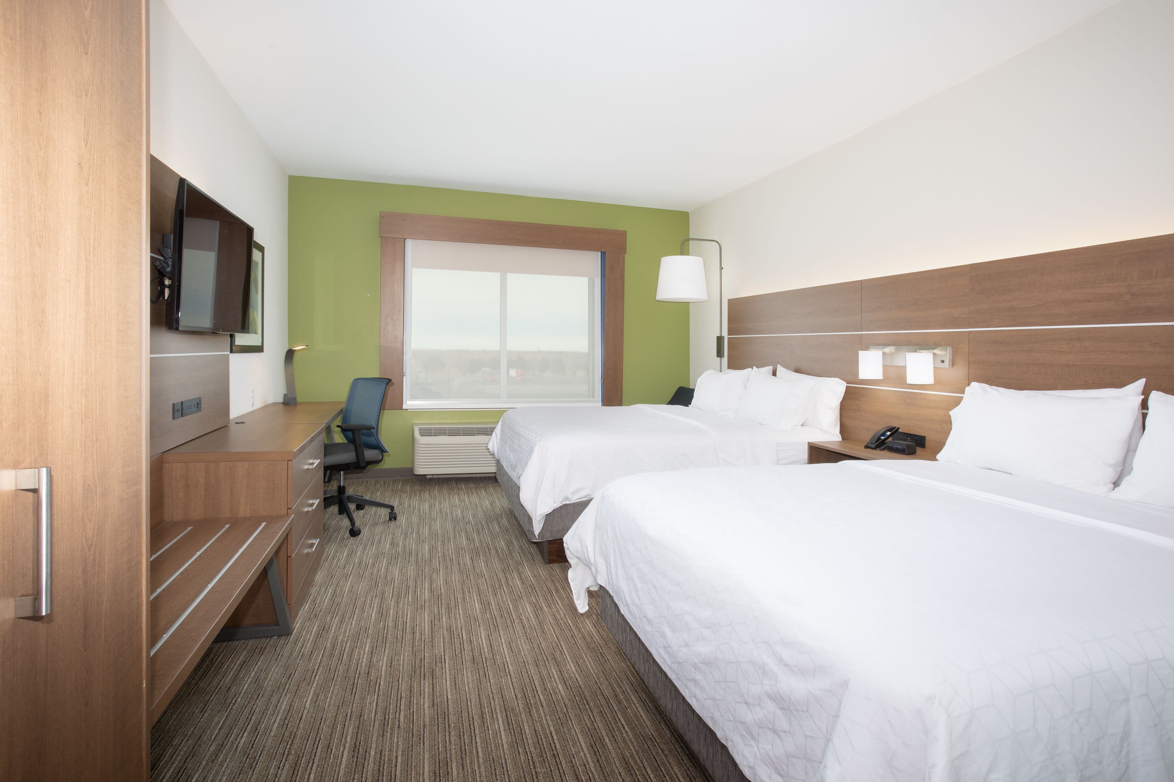 Holiday Inn Express & Suites Goodland I-70 — 18