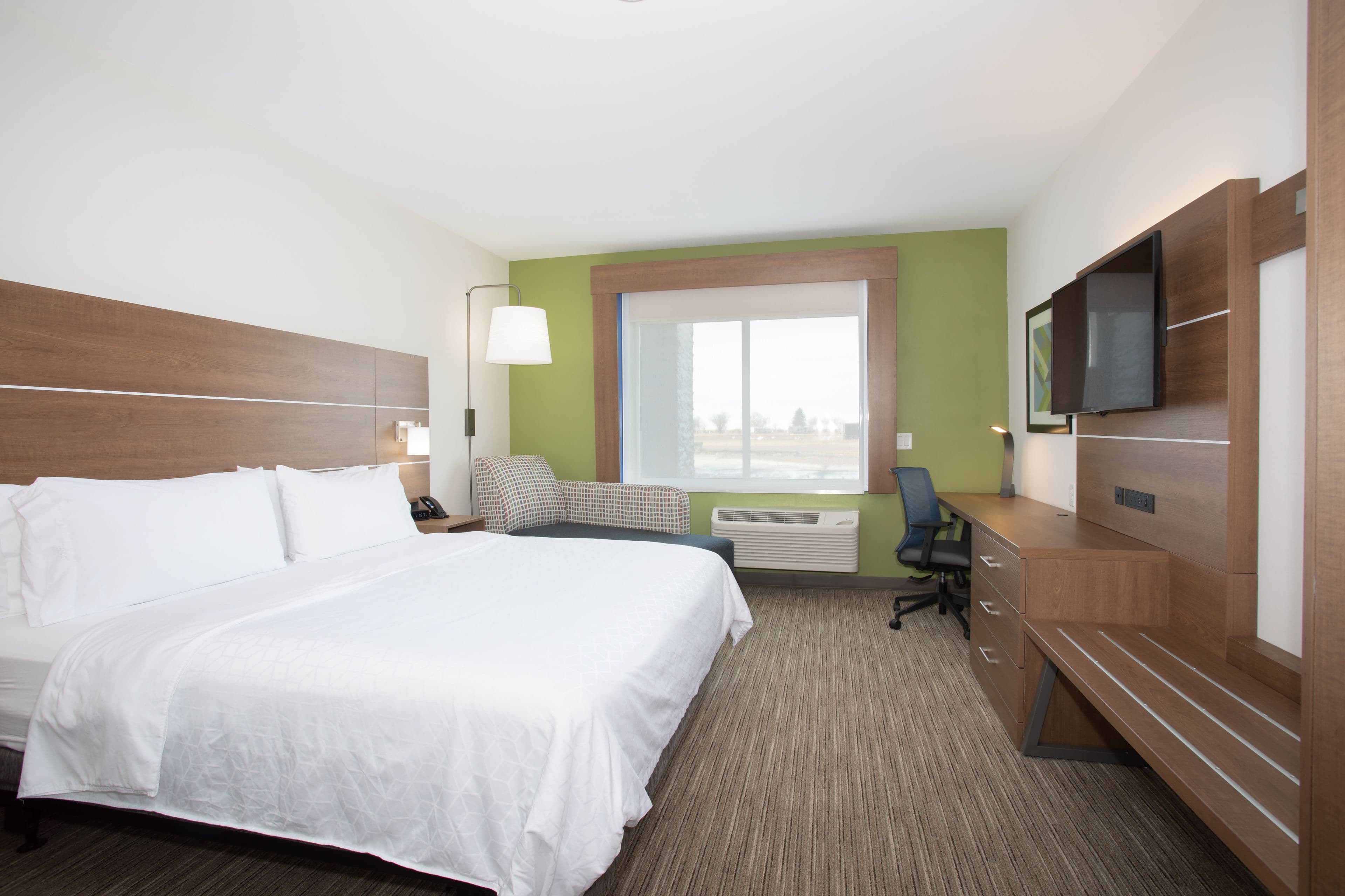 Holiday Inn Express & Suites Goodland I-70 — 13