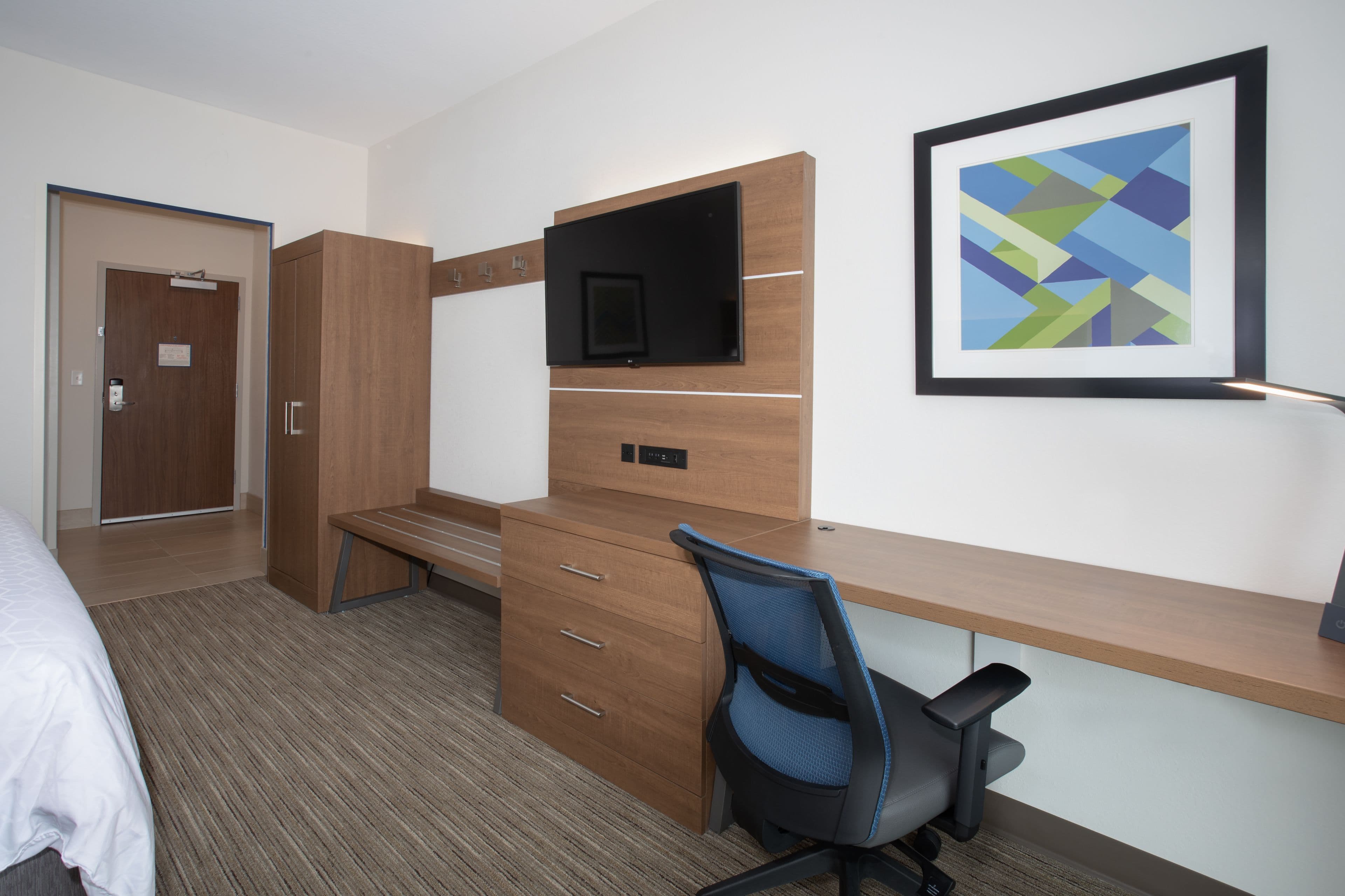 Holiday Inn Express & Suites Goodland I-70 — 7