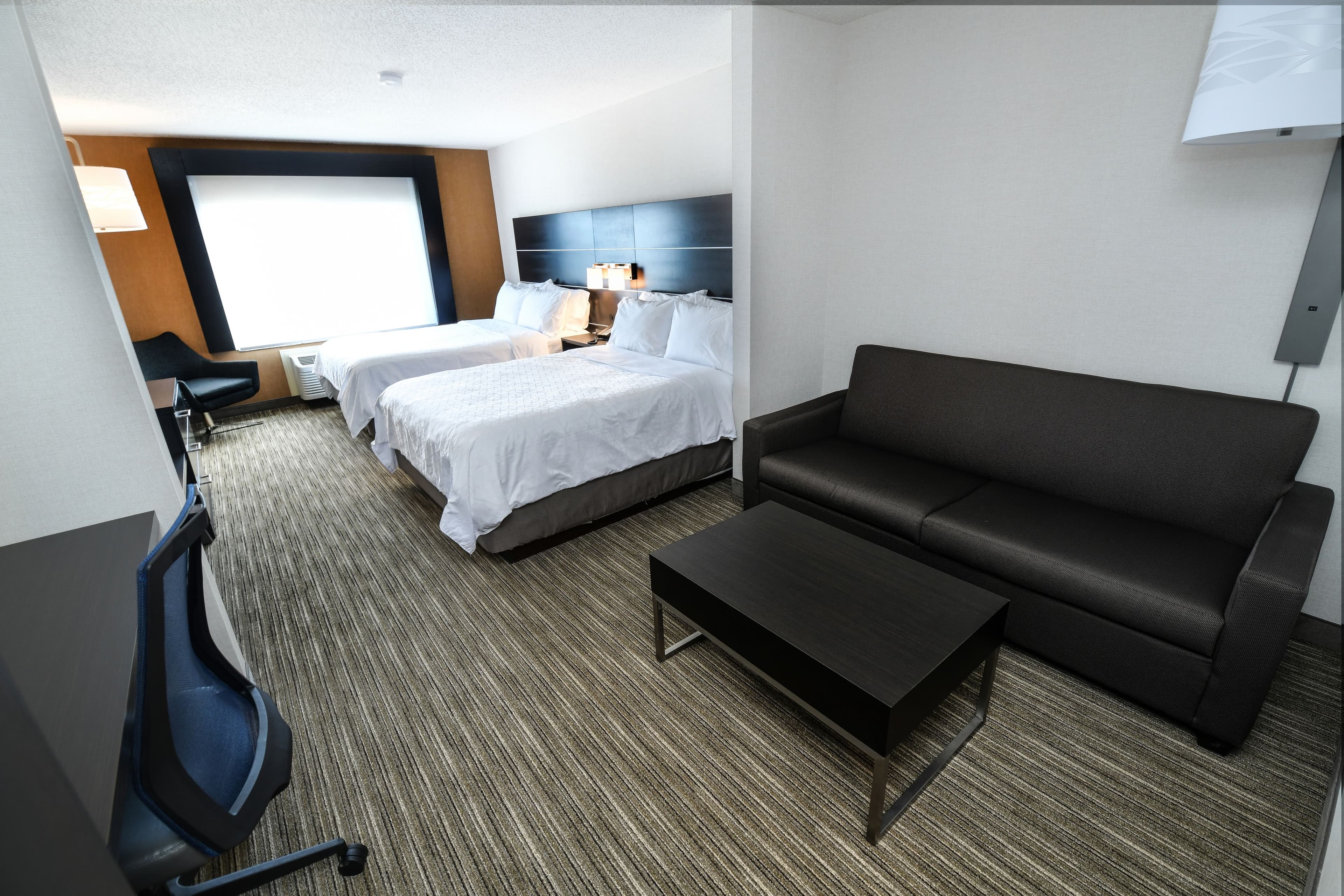 Holiday Inn Express & Suites Grand Forks — 16