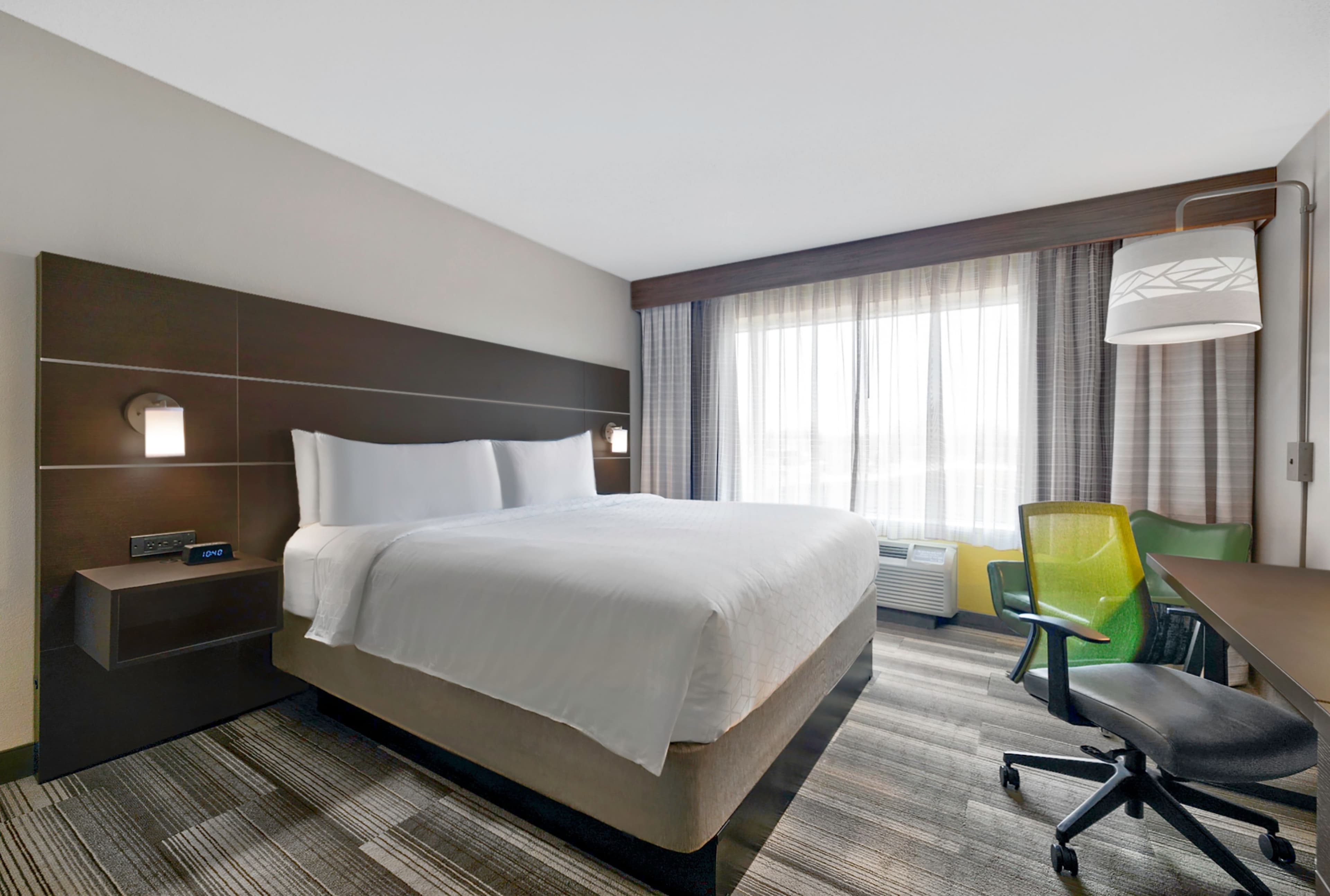 Holiday Inn Express & Suites Kansas City-Grandview — 6