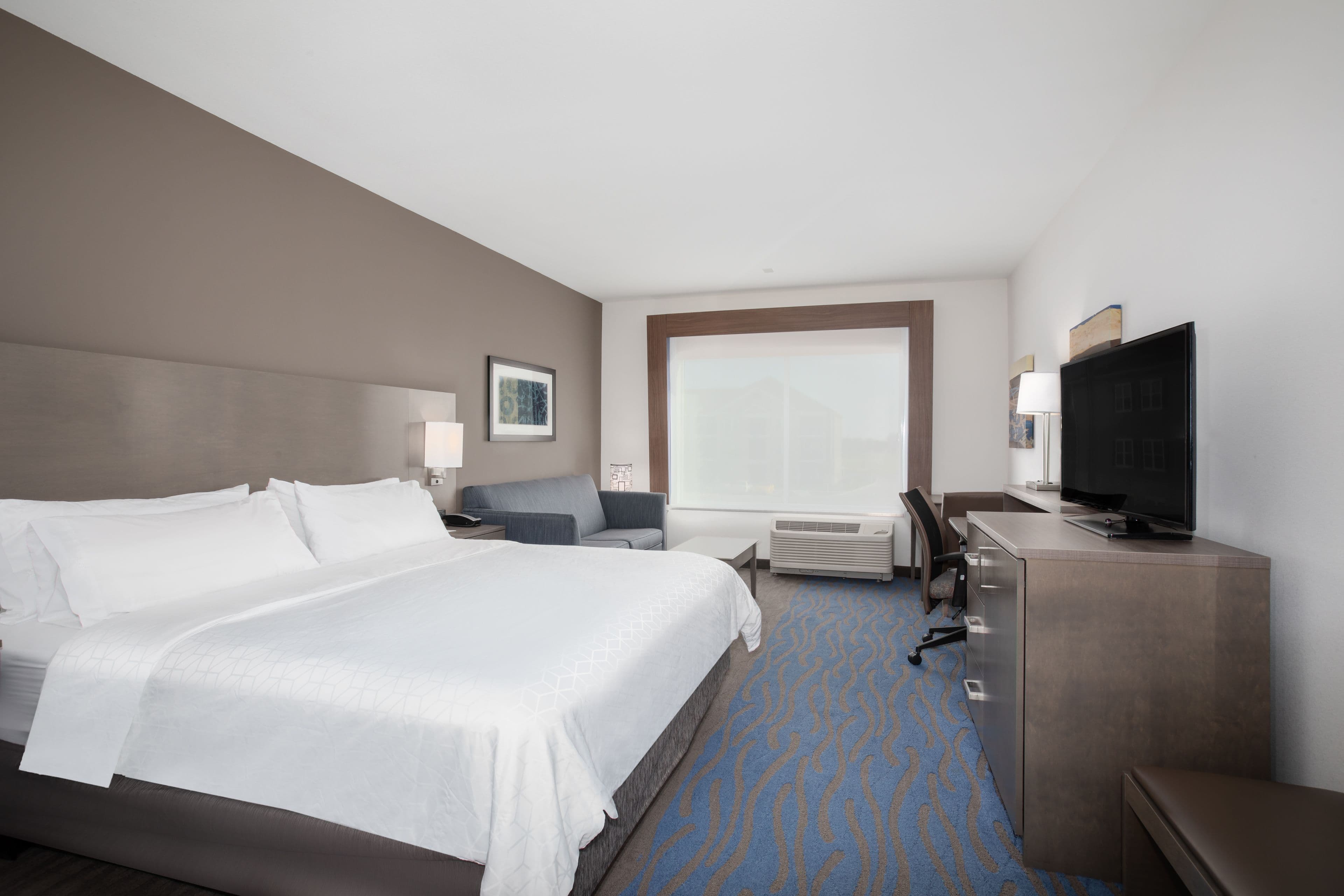 Holiday Inn Express & Suites GREAT BEND — 19