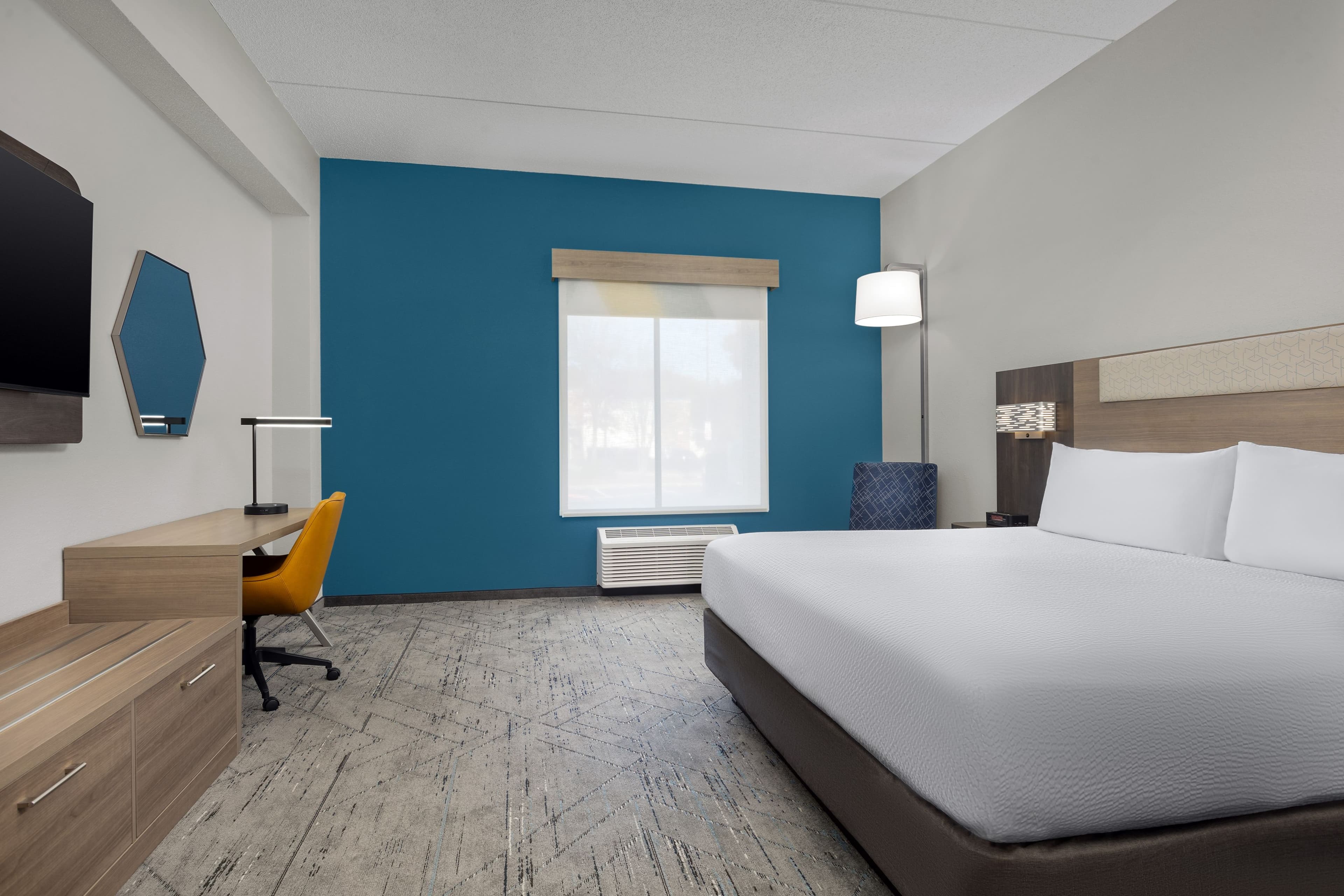 Holiday Inn Express & Suites Greensboro - Airport Area — 11