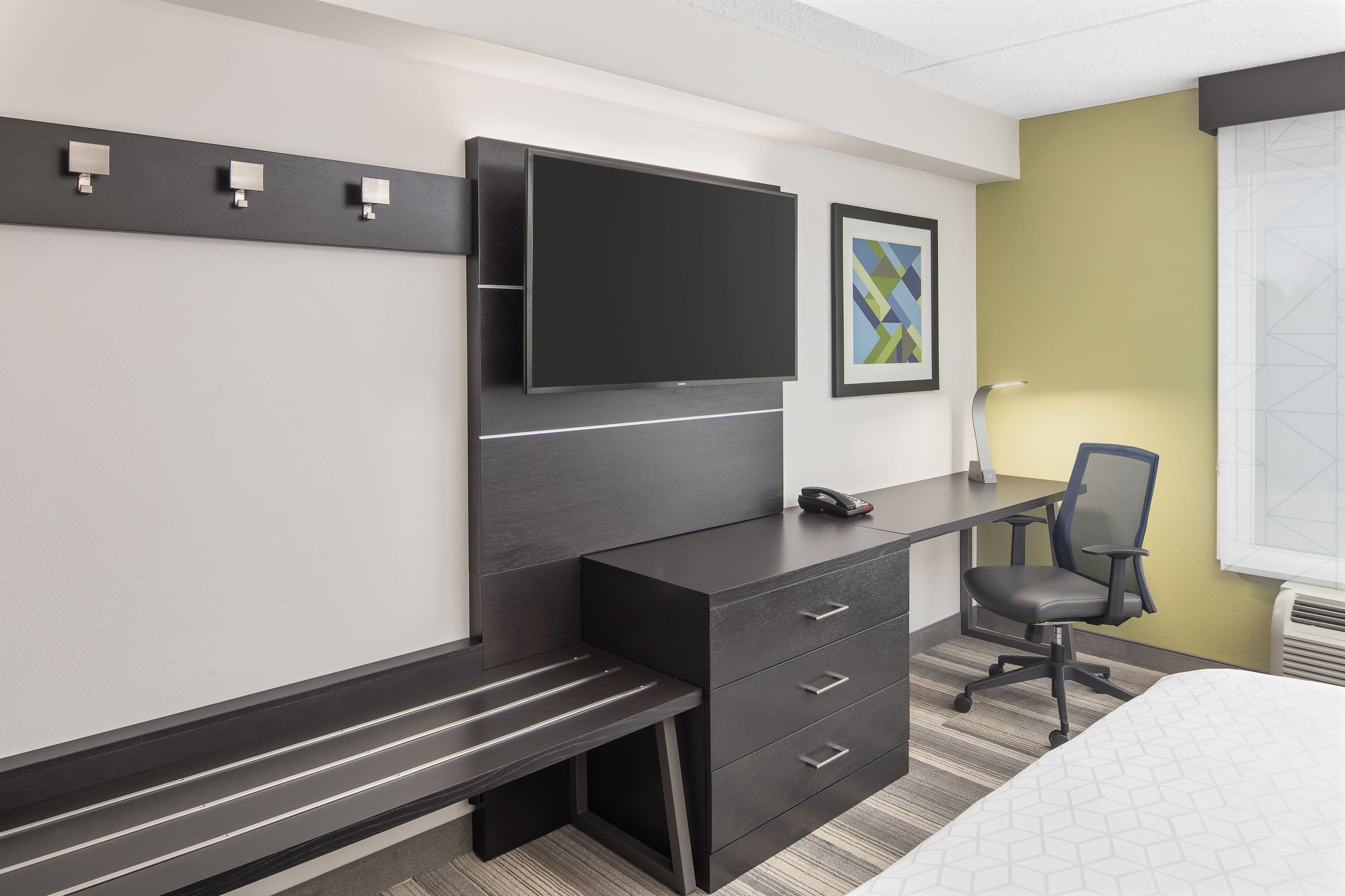 Holiday Inn Express & Suites Greenville-I-85 & Woodruff Rd — 7