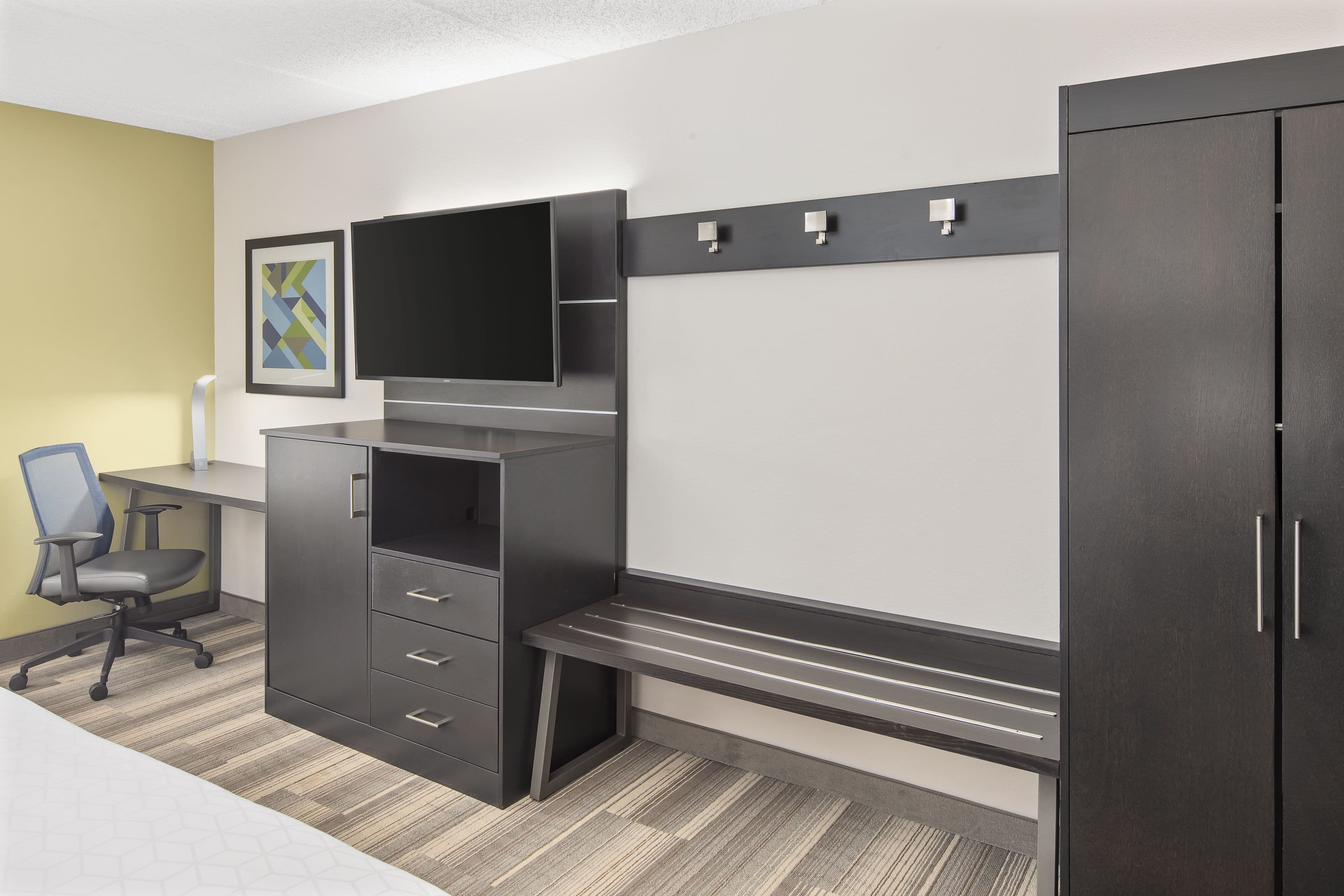 Holiday Inn Express & Suites Greenville-I-85 & Woodruff Rd — 12
