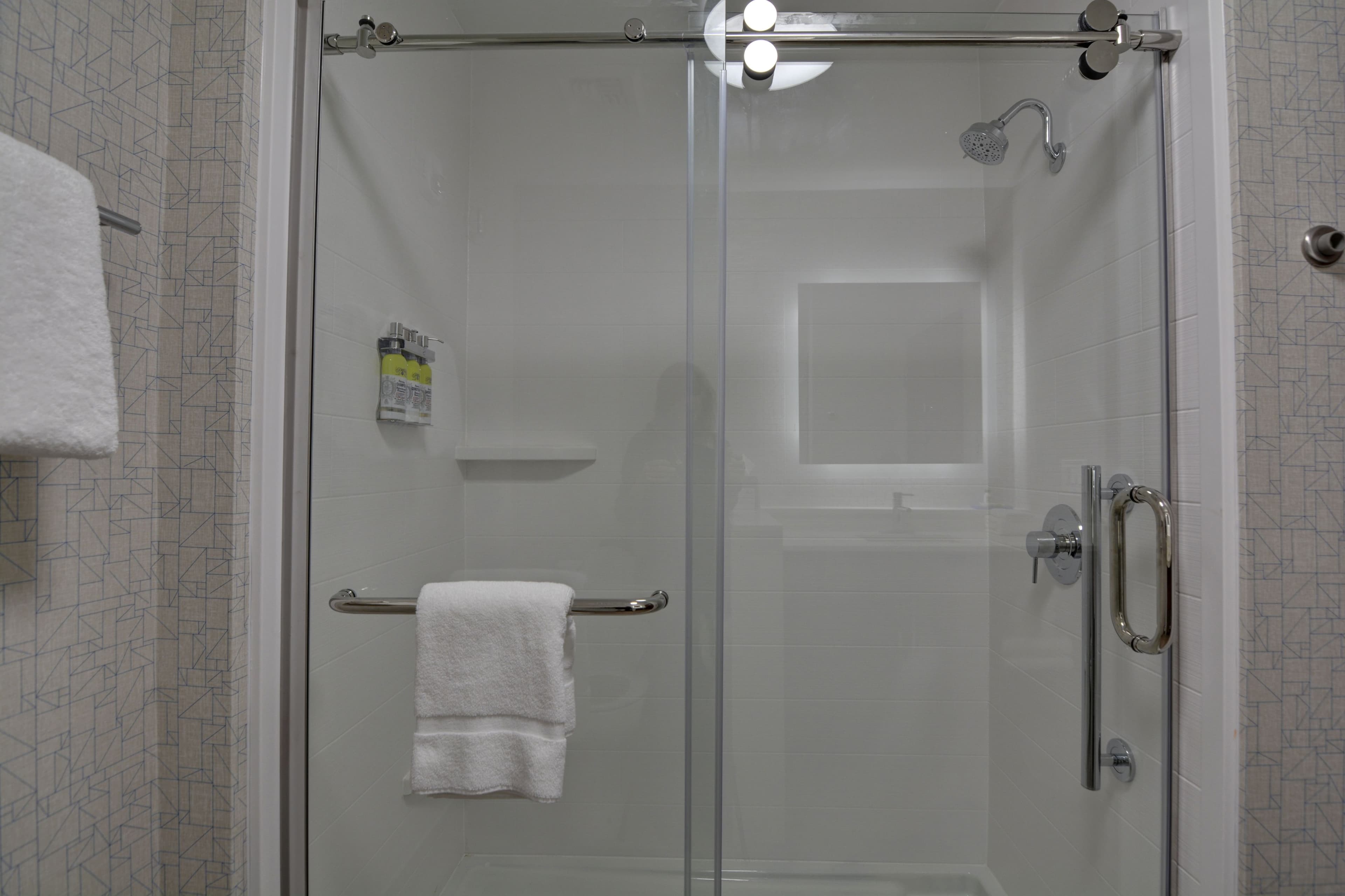 Holiday Inn Express & Suites Greenville - Taylors — 7