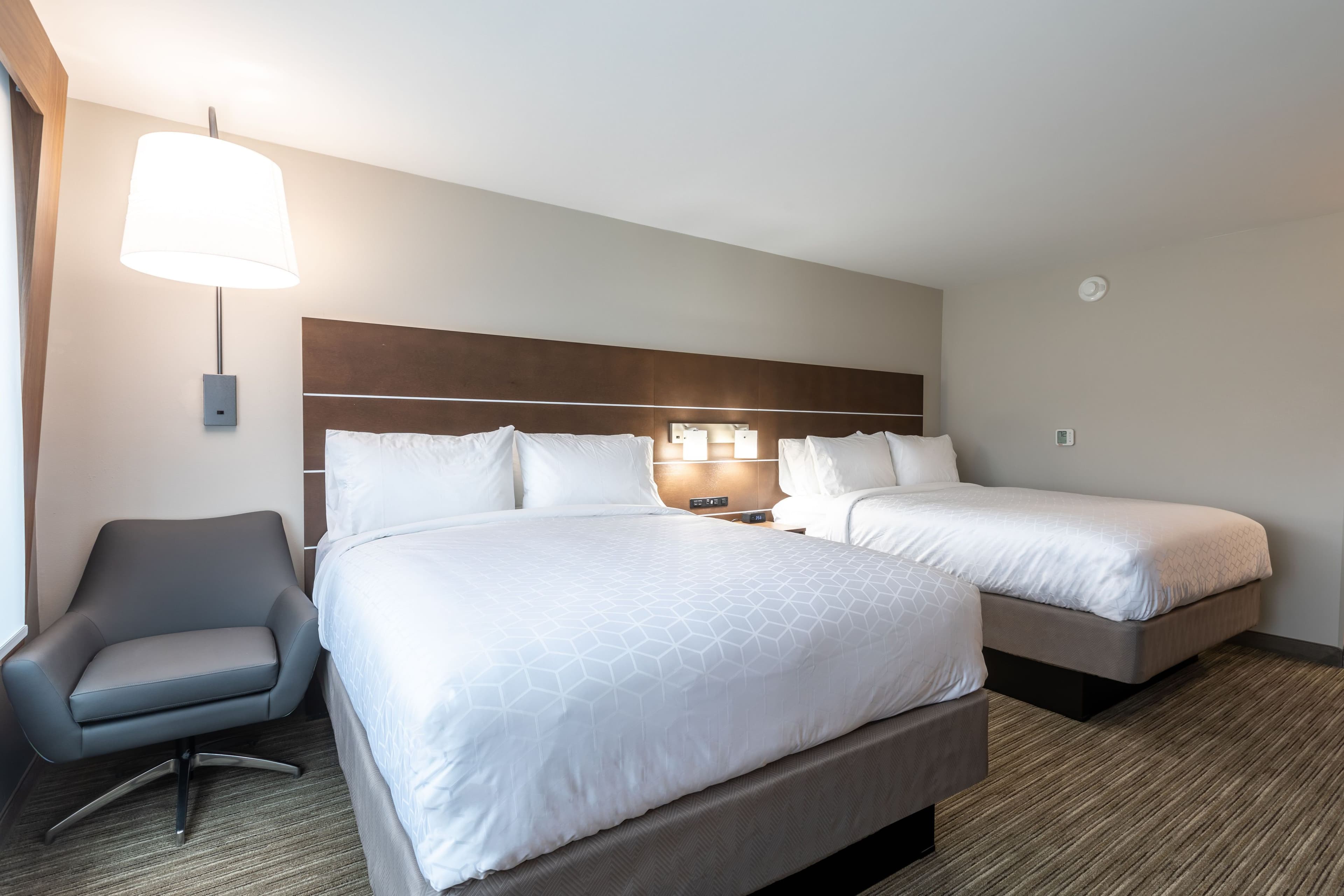 Holiday Inn Express & Suites Greenville - Taylors — 11