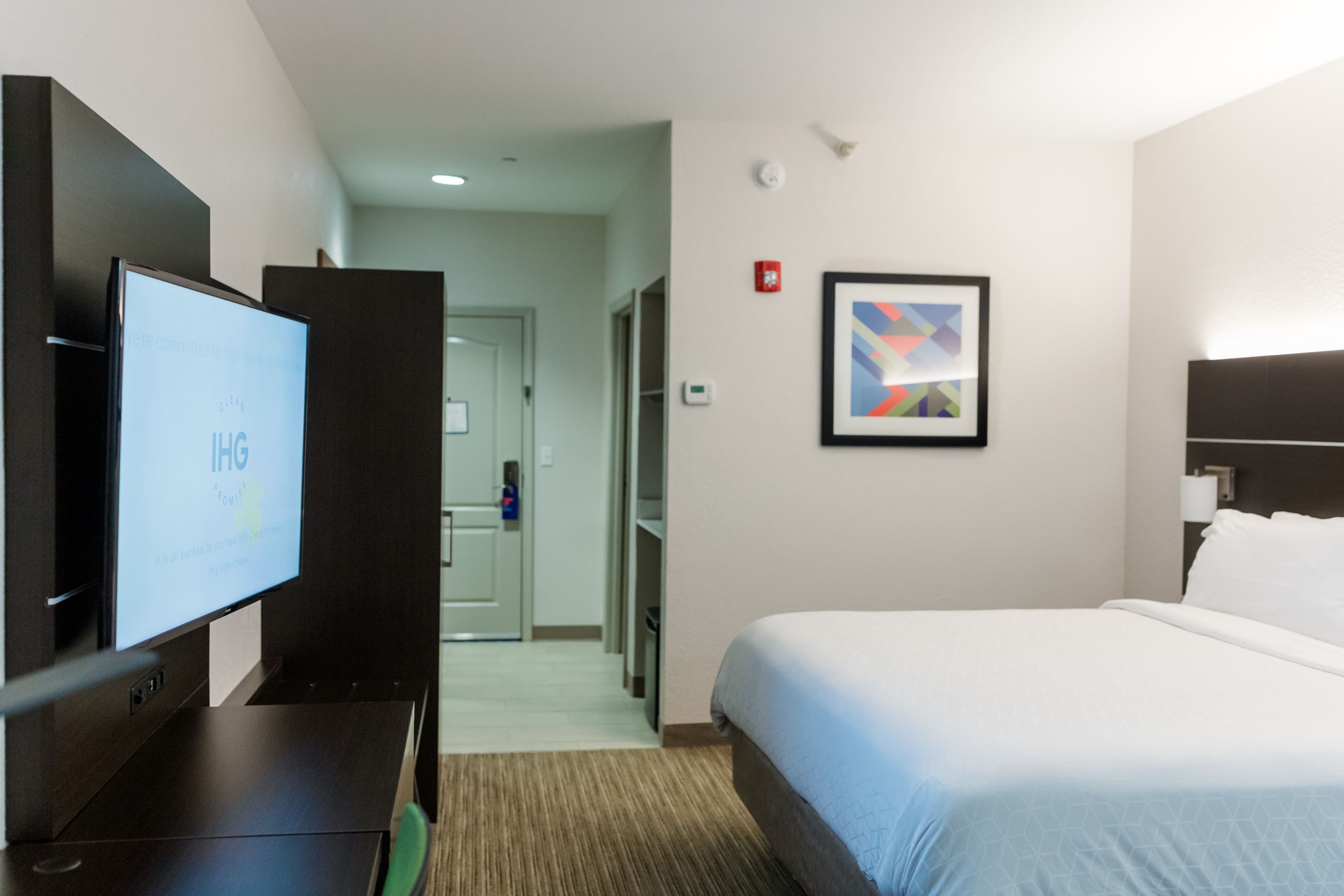 Holiday Inn Express & Suites Greenville - Image 3