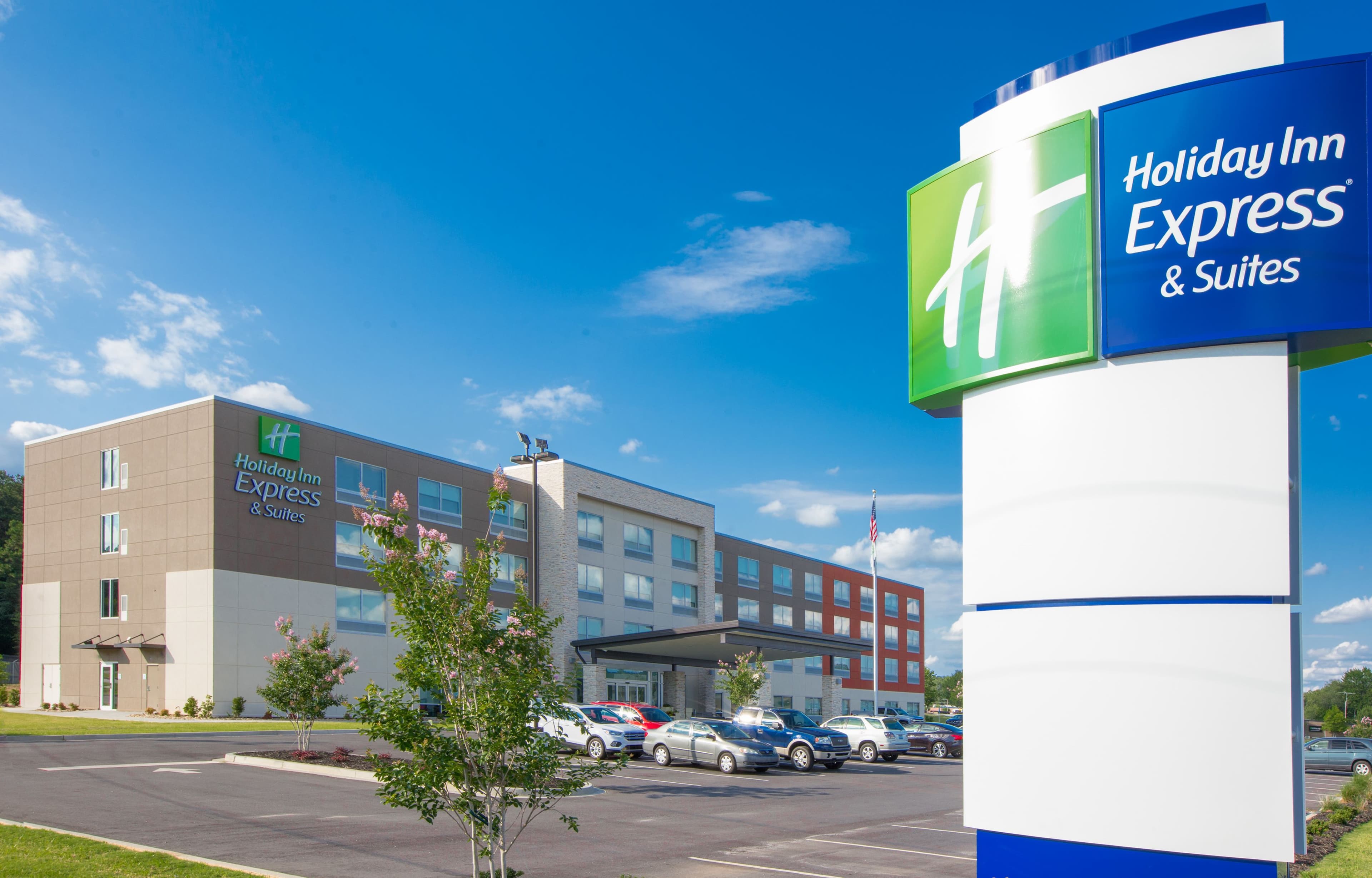 Holiday Inn Express & Suites Greenwood Mall - Image 1