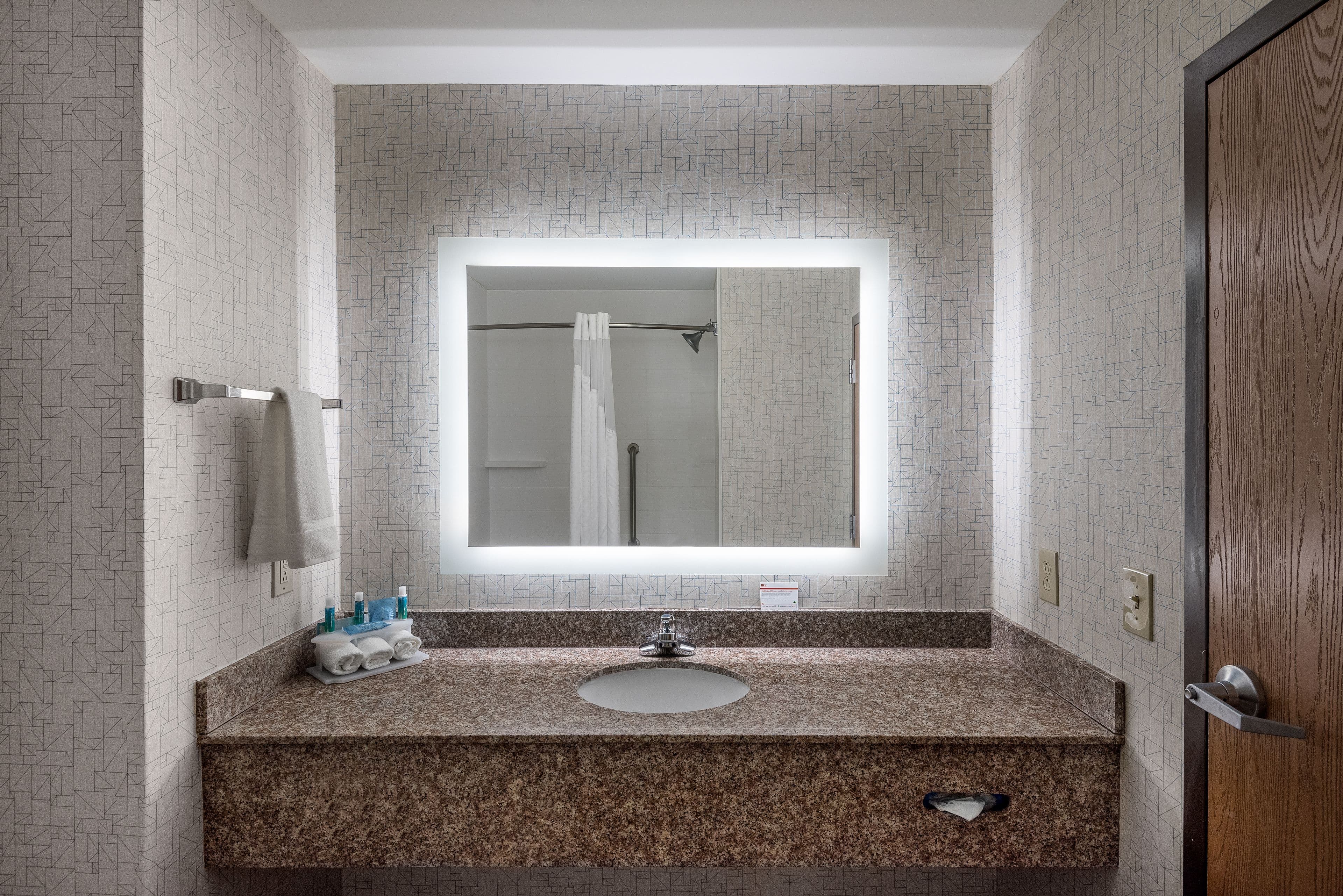 Holiday Inn Express & Suites Grenada — 8