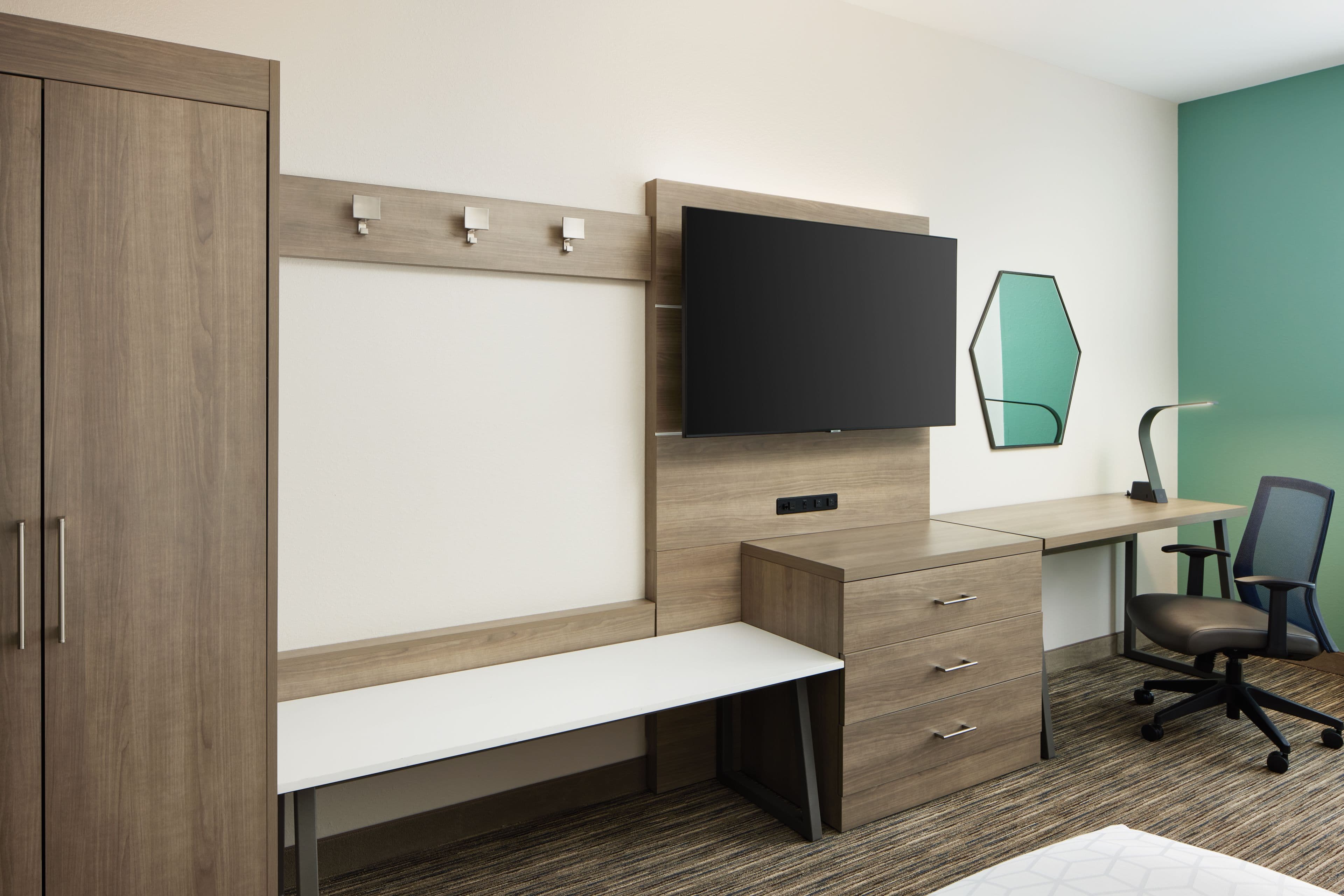 Holiday Inn Express & Suites Gulf Breeze - Pensacola Area — 6
