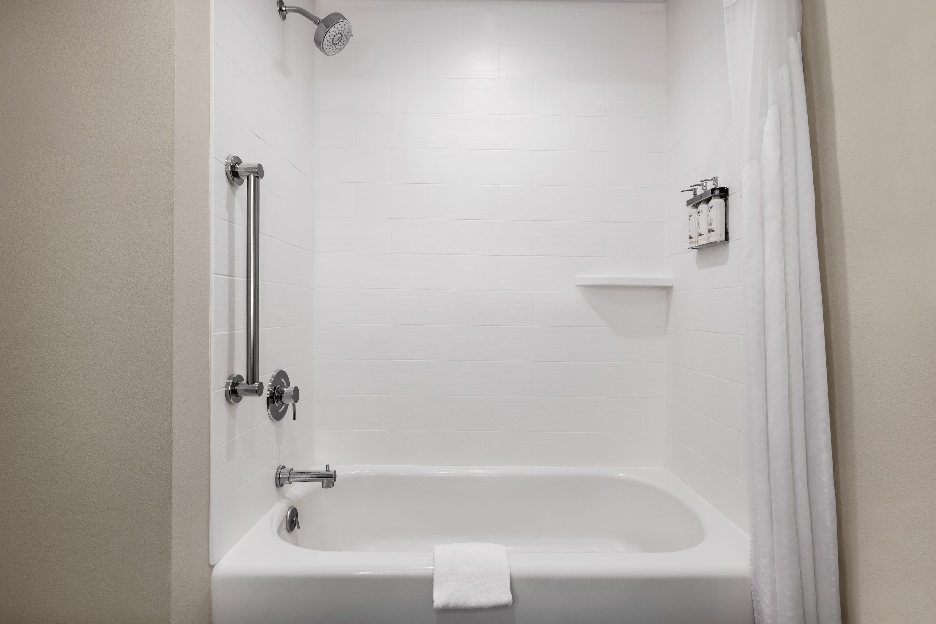 Holiday Inn Express & Suites Hagerstown — 18