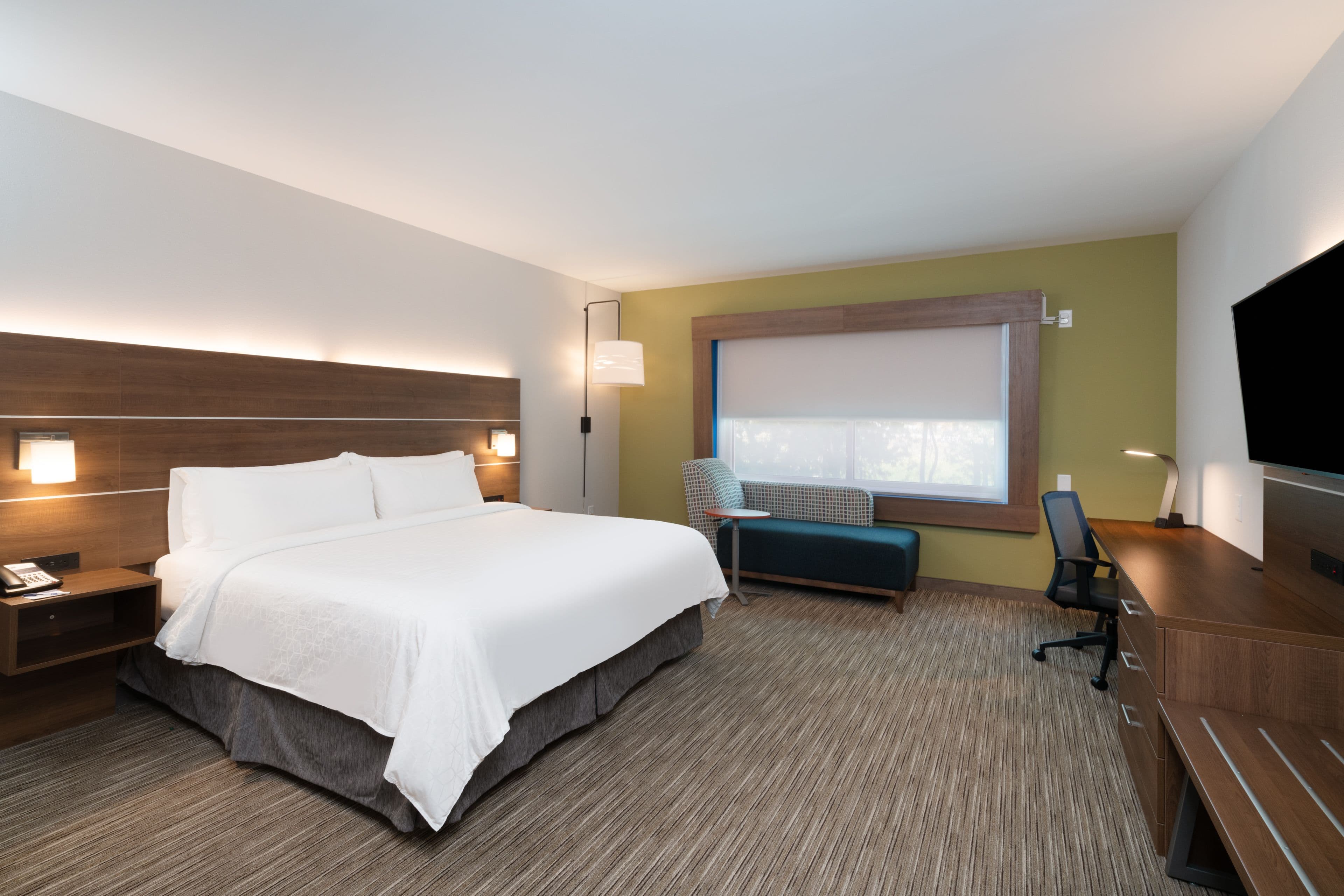 Holiday Inn Express & Suites Atlanta Airport NE - Hapeville — 4