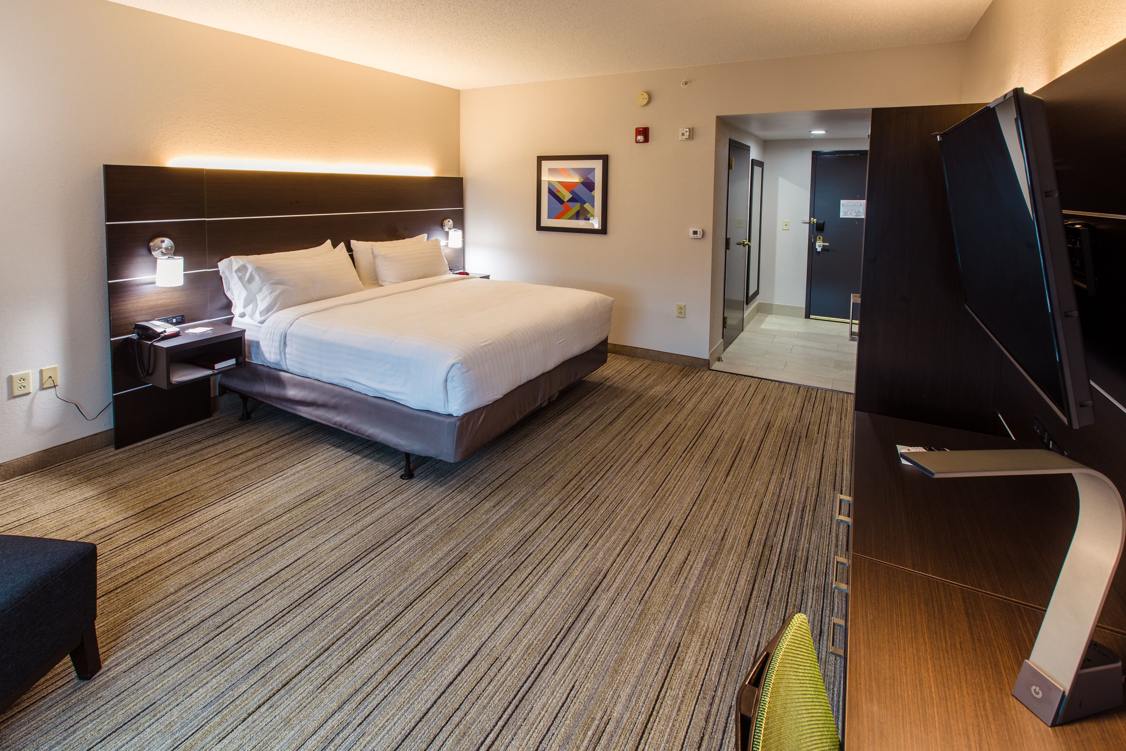 Holiday Inn Express & Suites Harriman — 6