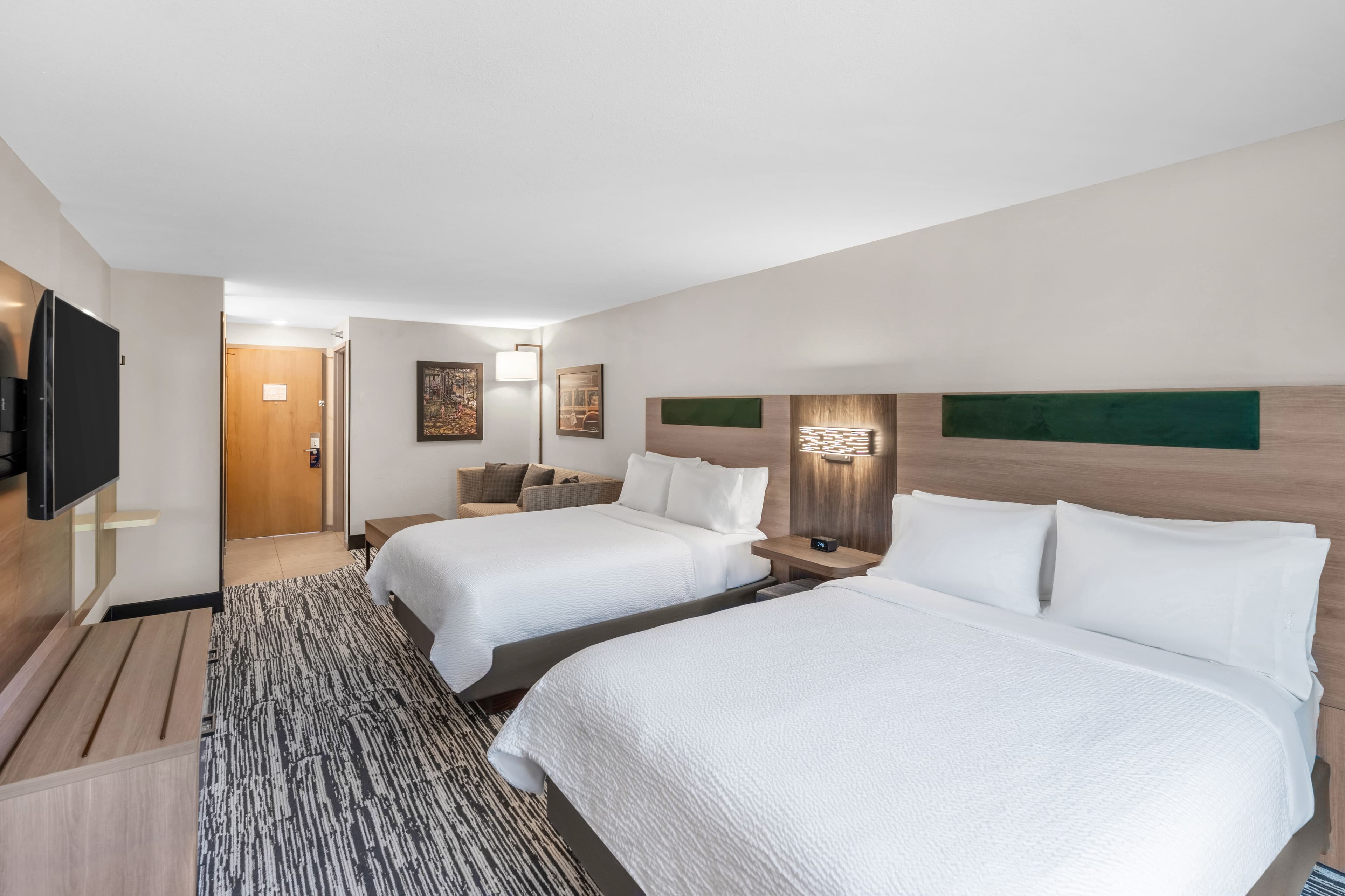 Holiday Inn Express & Suites Hayward — 9