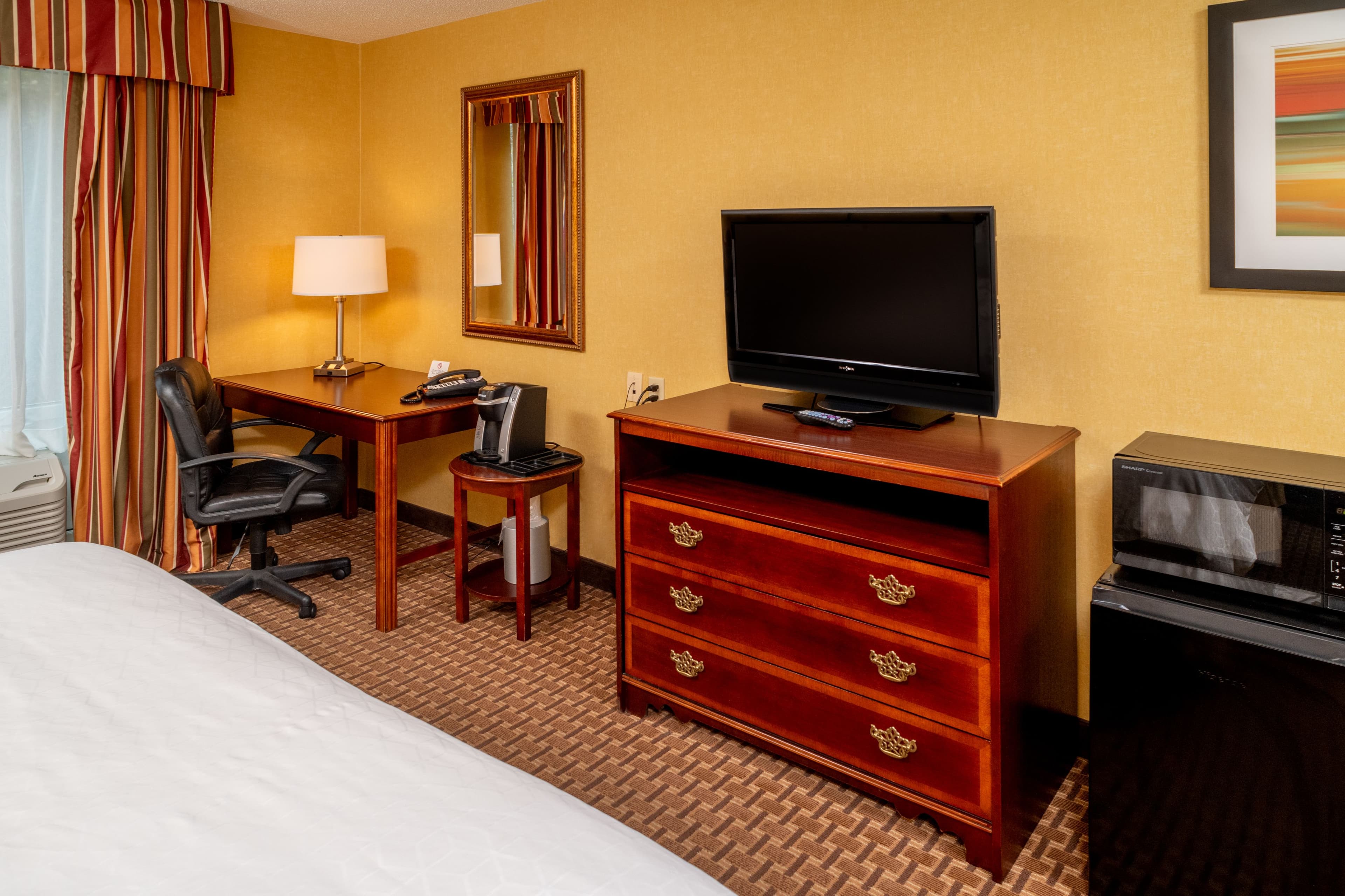Holiday Inn Express & Suites Hazard — 10