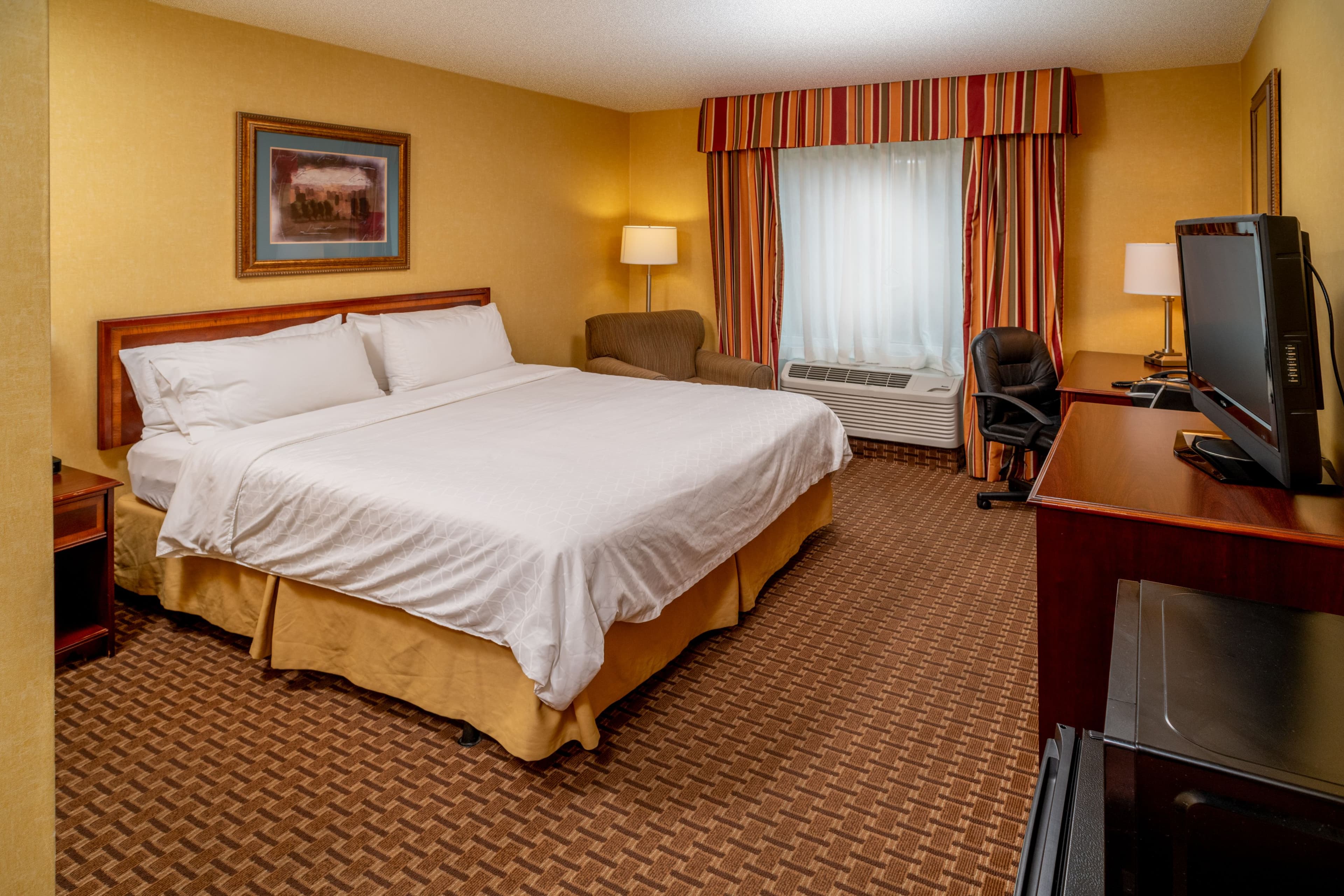 Holiday Inn Express & Suites Hazard — 9