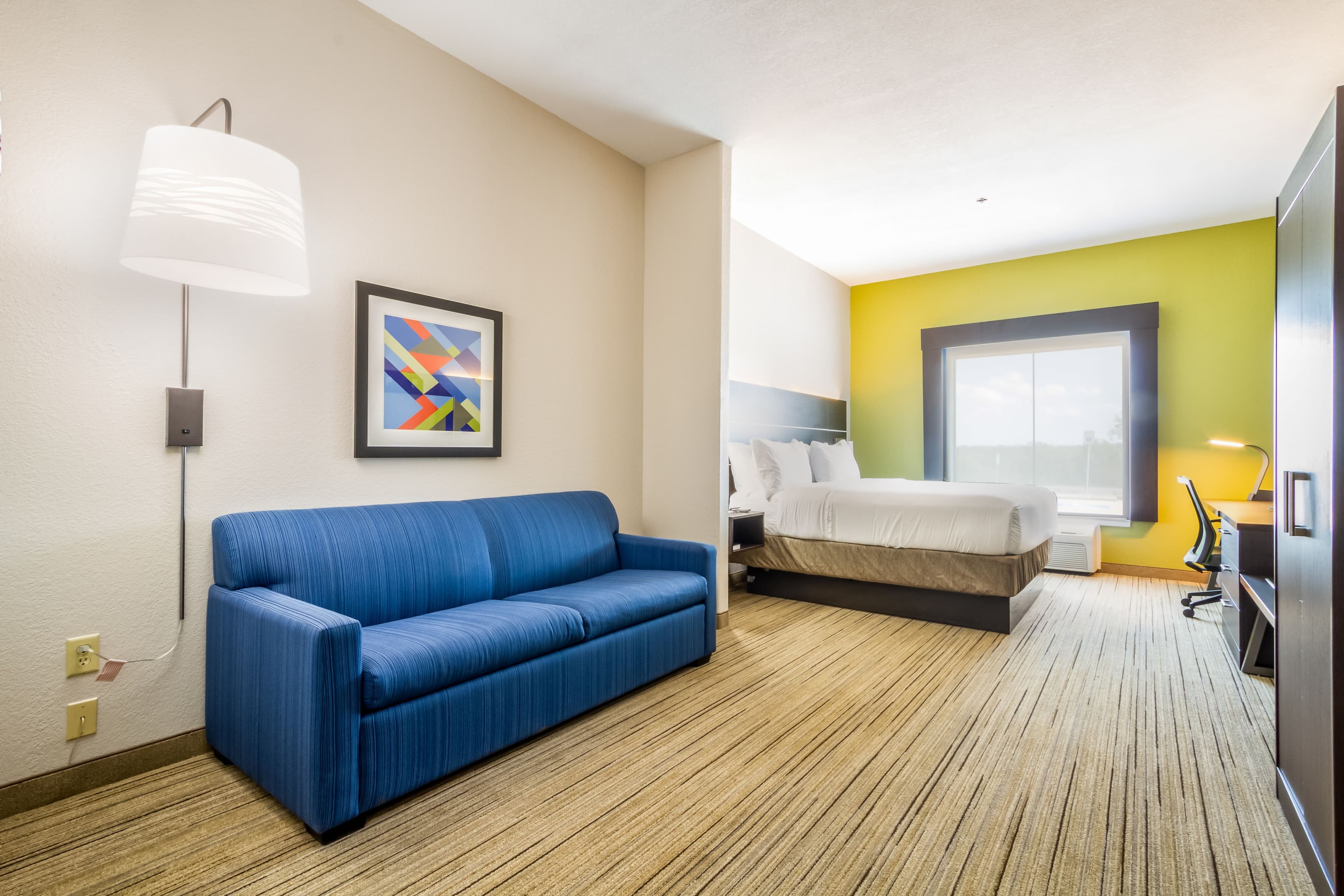 Holiday Inn Express & Suites Hearne — 24