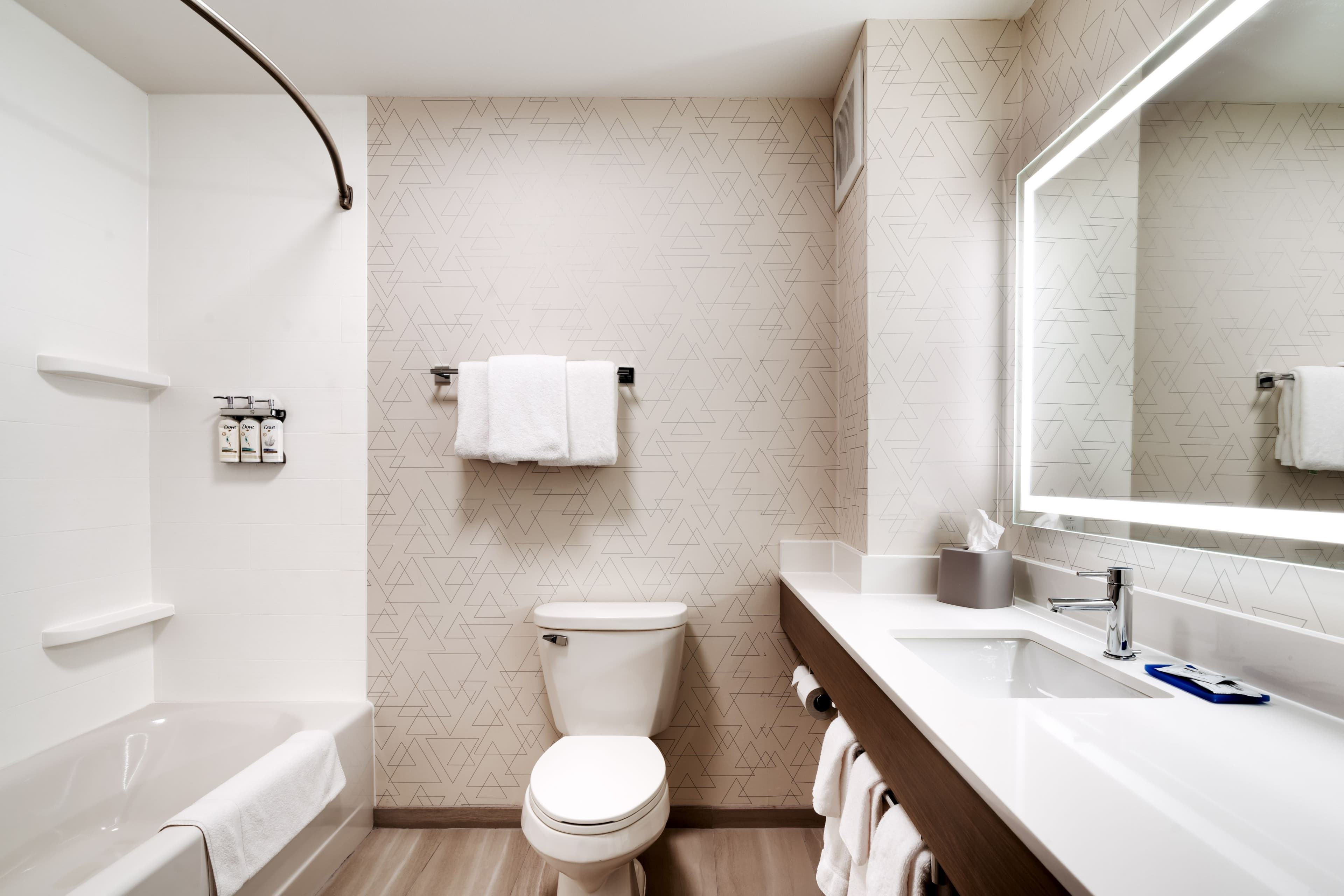 Holiday Inn Express & Suites Helena - Image 2