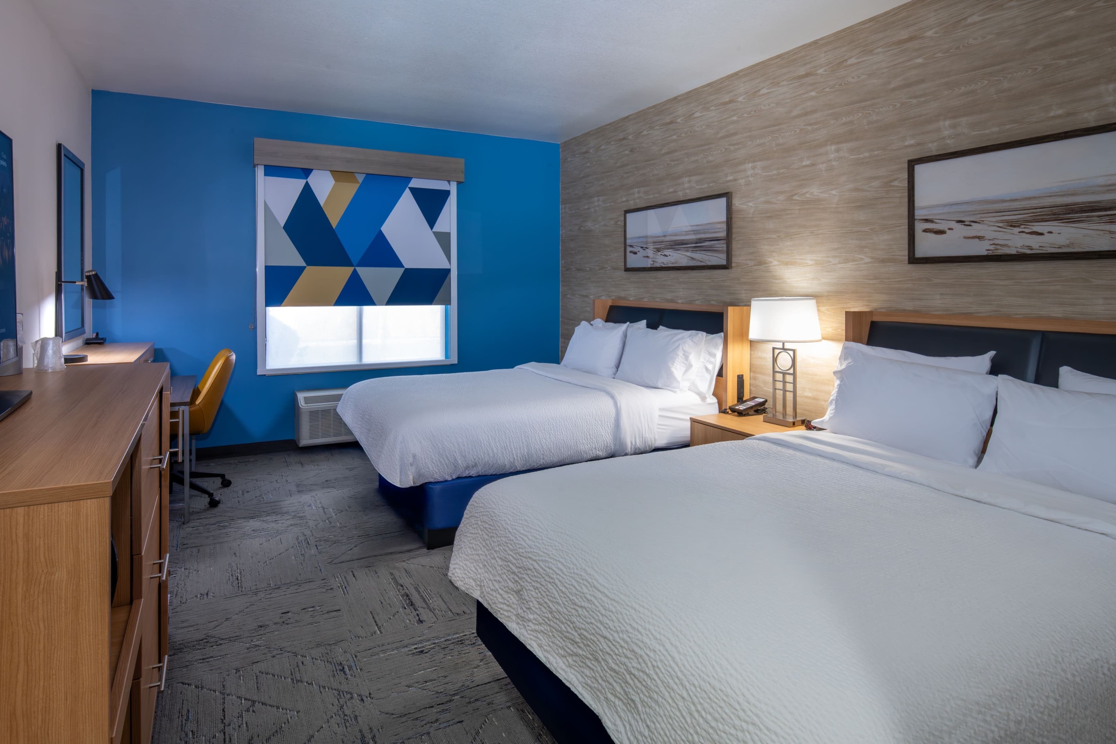Holiday Inn Express & Suites Henderson — 16