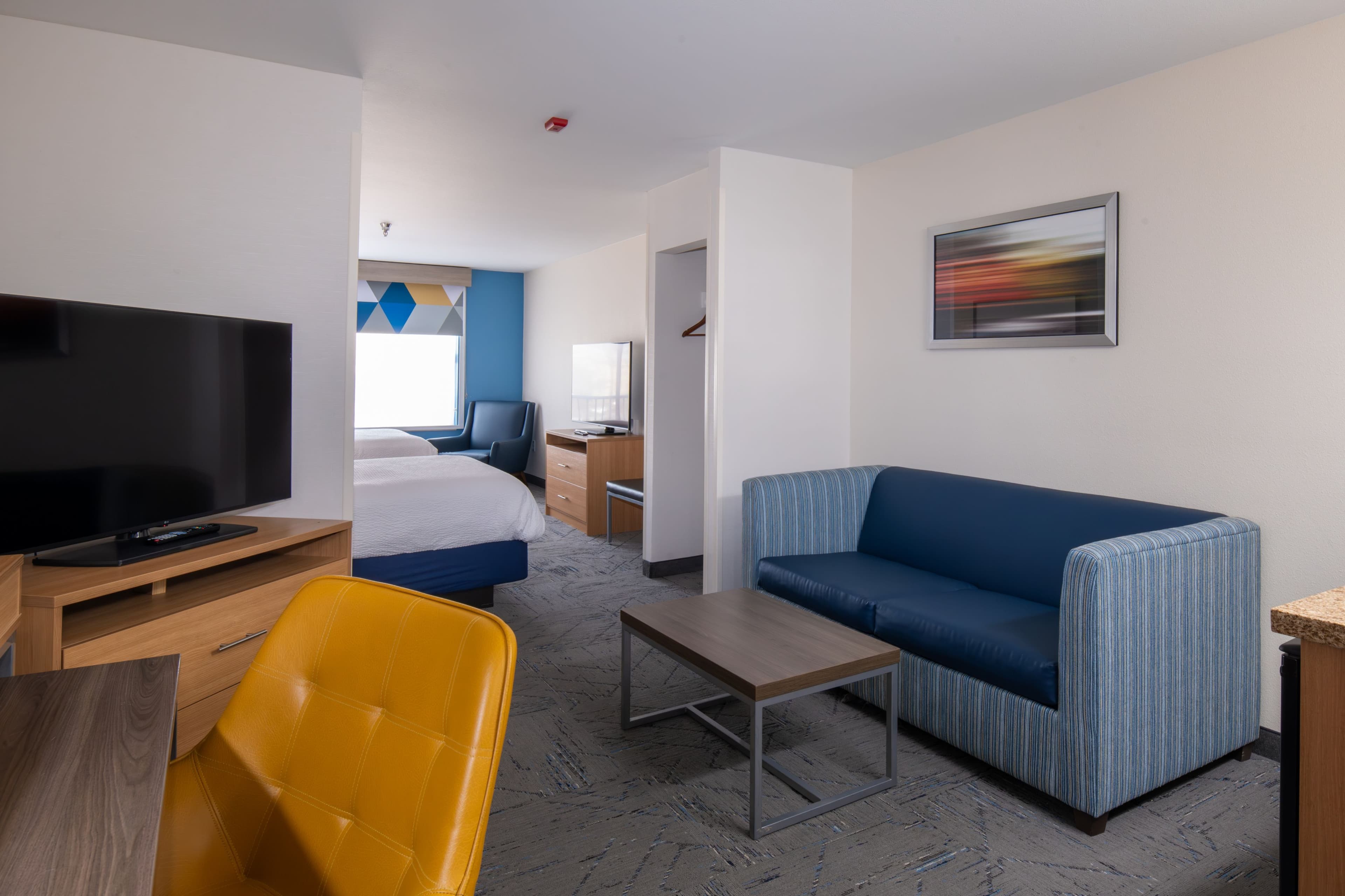 Holiday Inn Express & Suites Henderson — 26