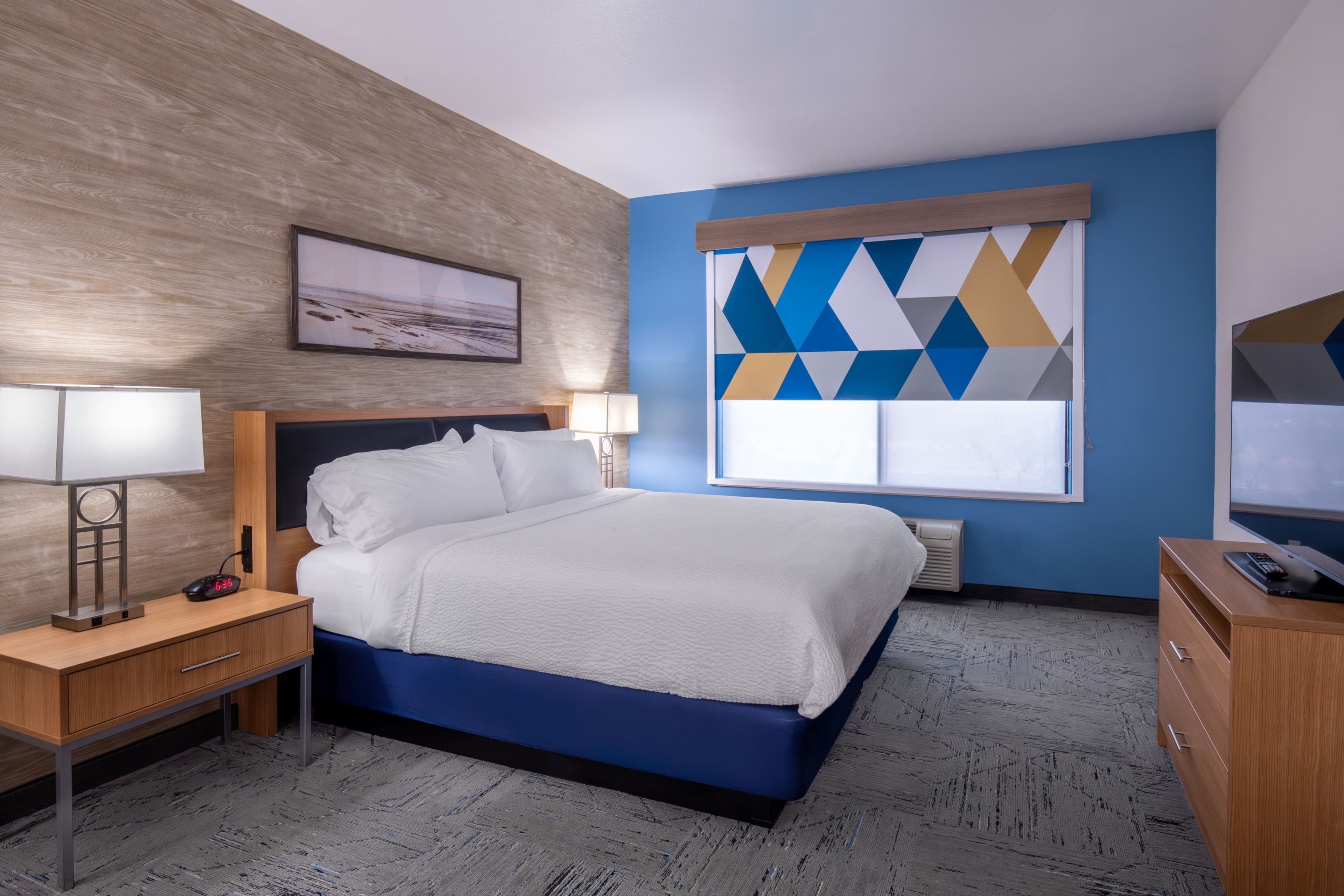 Holiday Inn Express & Suites Henderson — 20