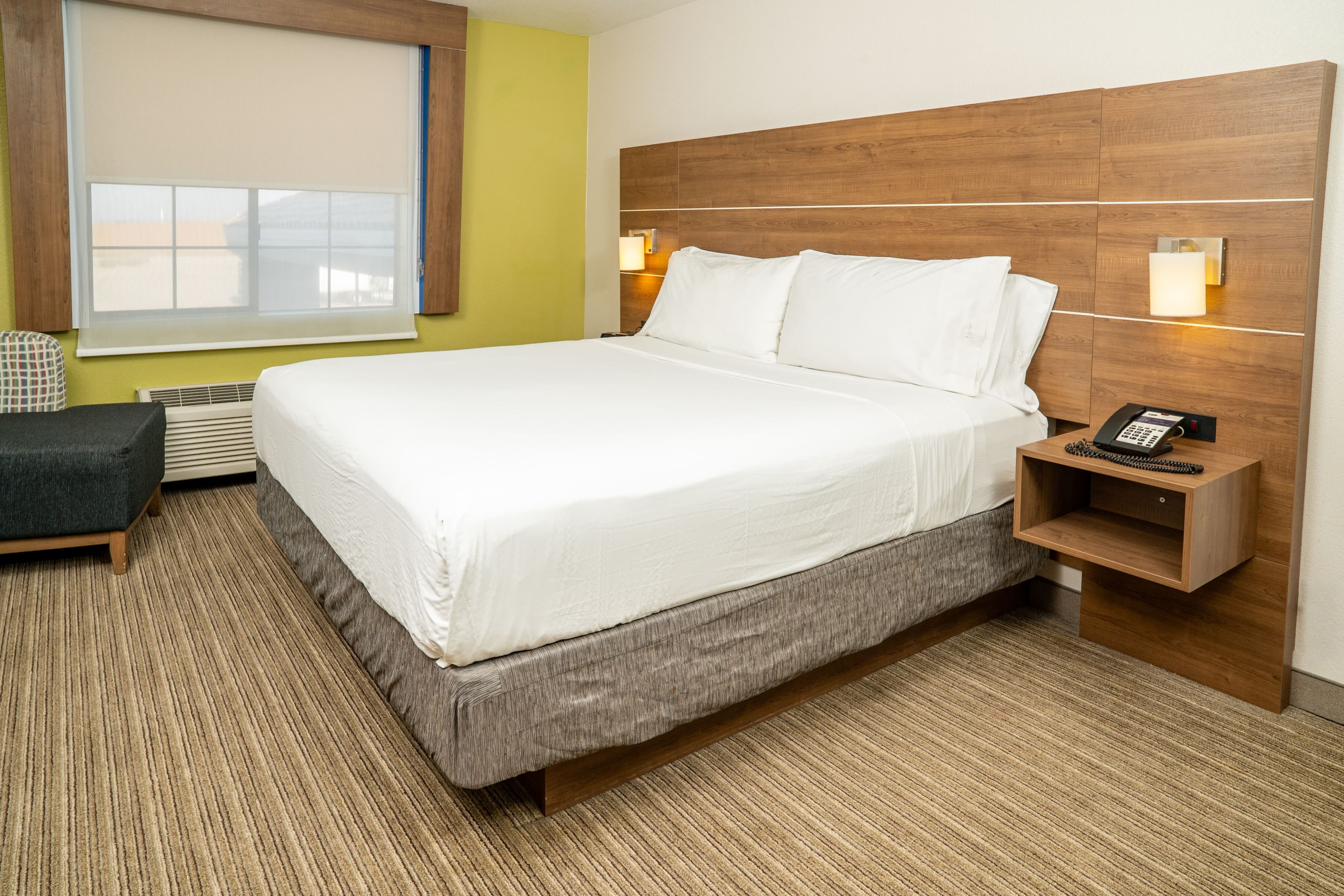 Holiday Inn Express & Suites Hesperia — 6