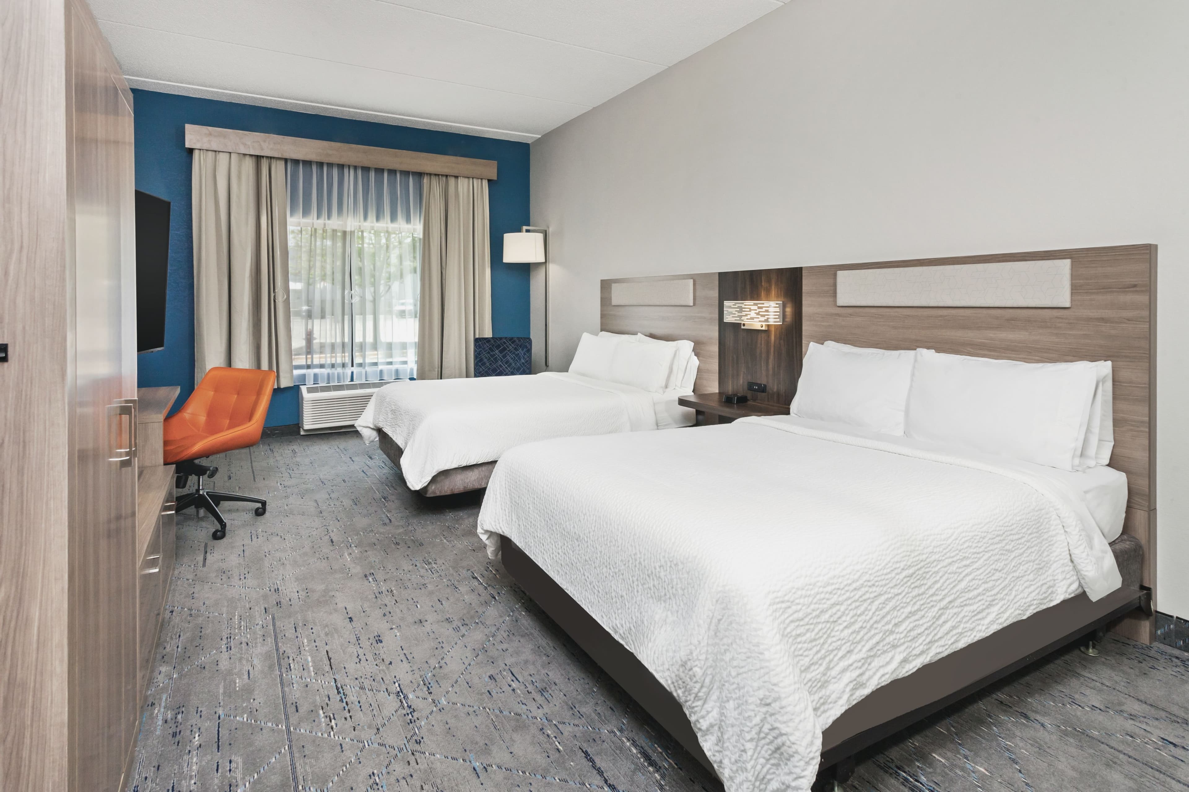 Holiday Inn Express & Suites Chicago West-O'Hare Arpt Area — 12