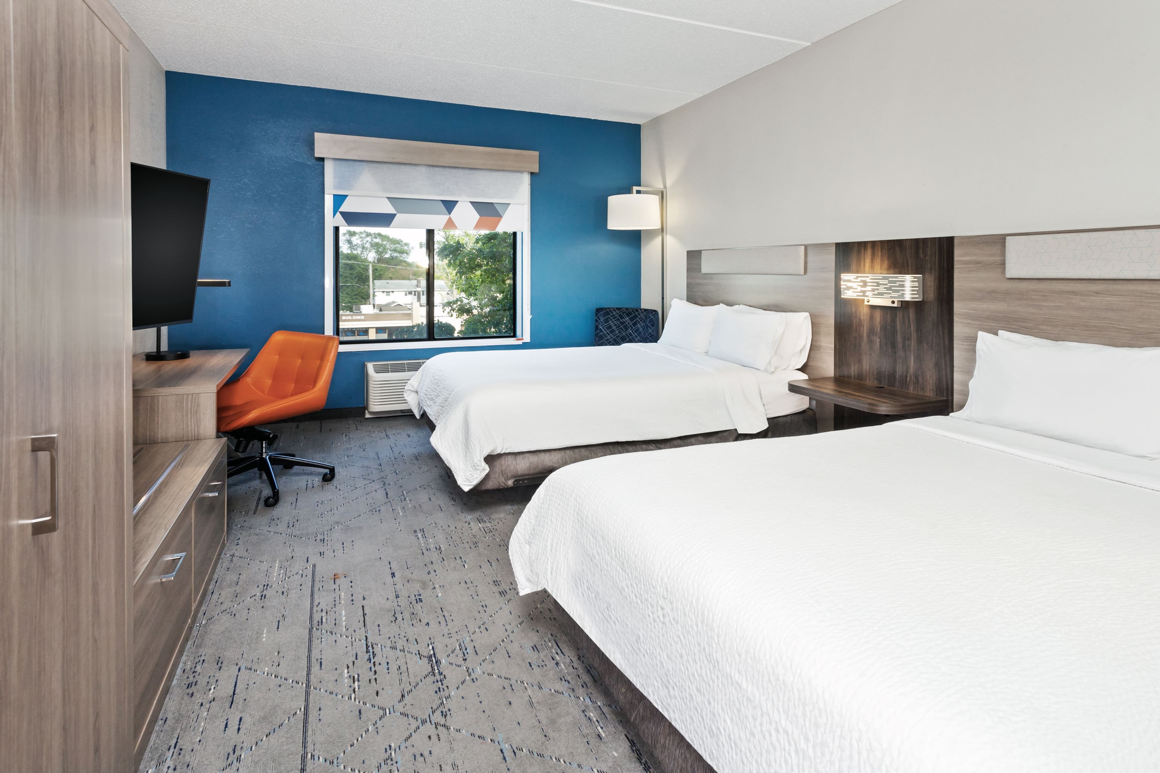 Holiday Inn Express & Suites Chicago West-O'Hare Arpt Area — 8