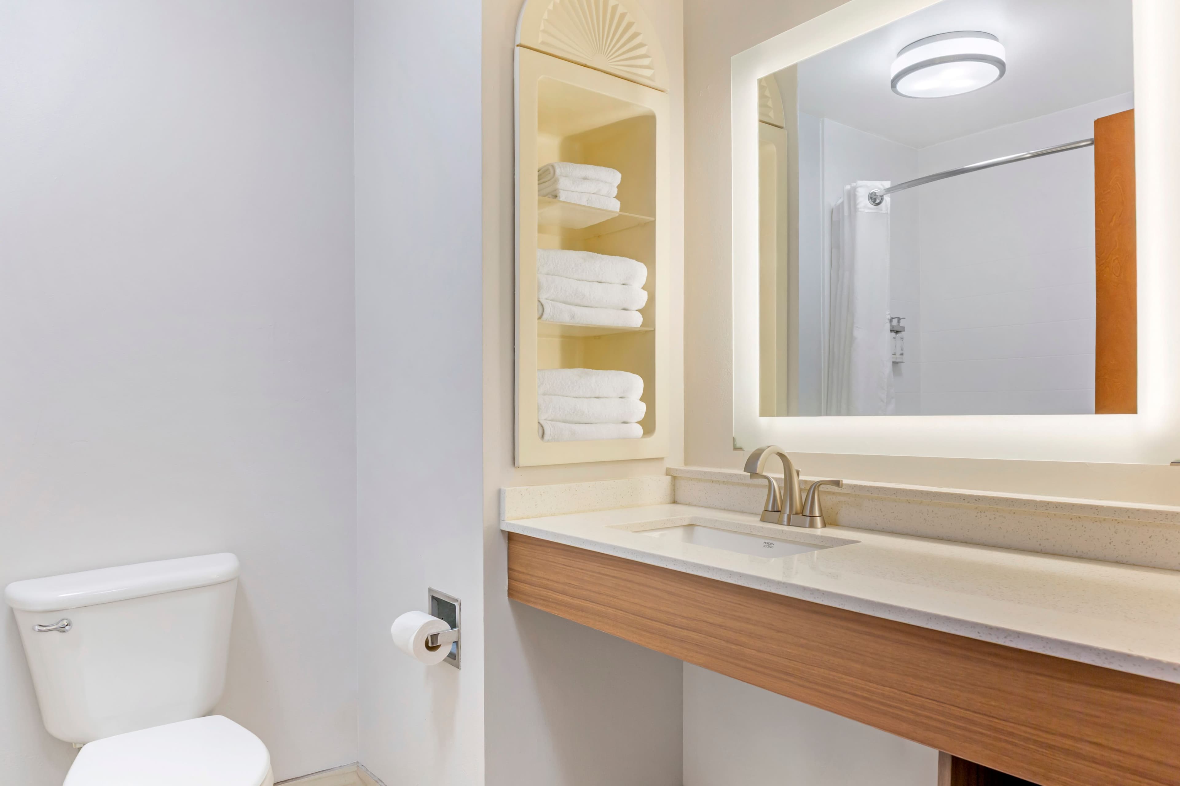 Holiday Inn Express & Suites Louisville South-Hillview — 6