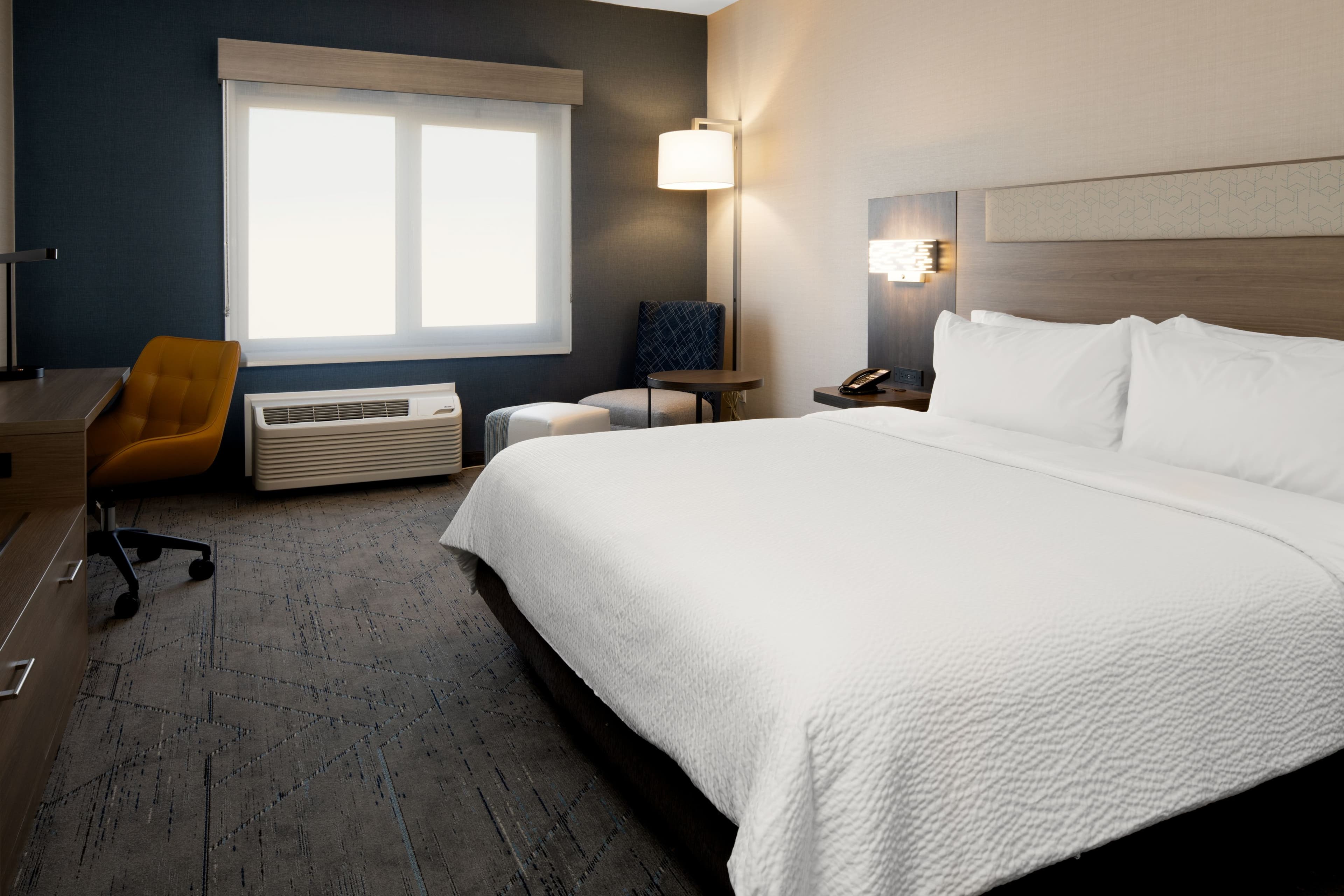 Holiday Inn Express & Suites Hollister — 9