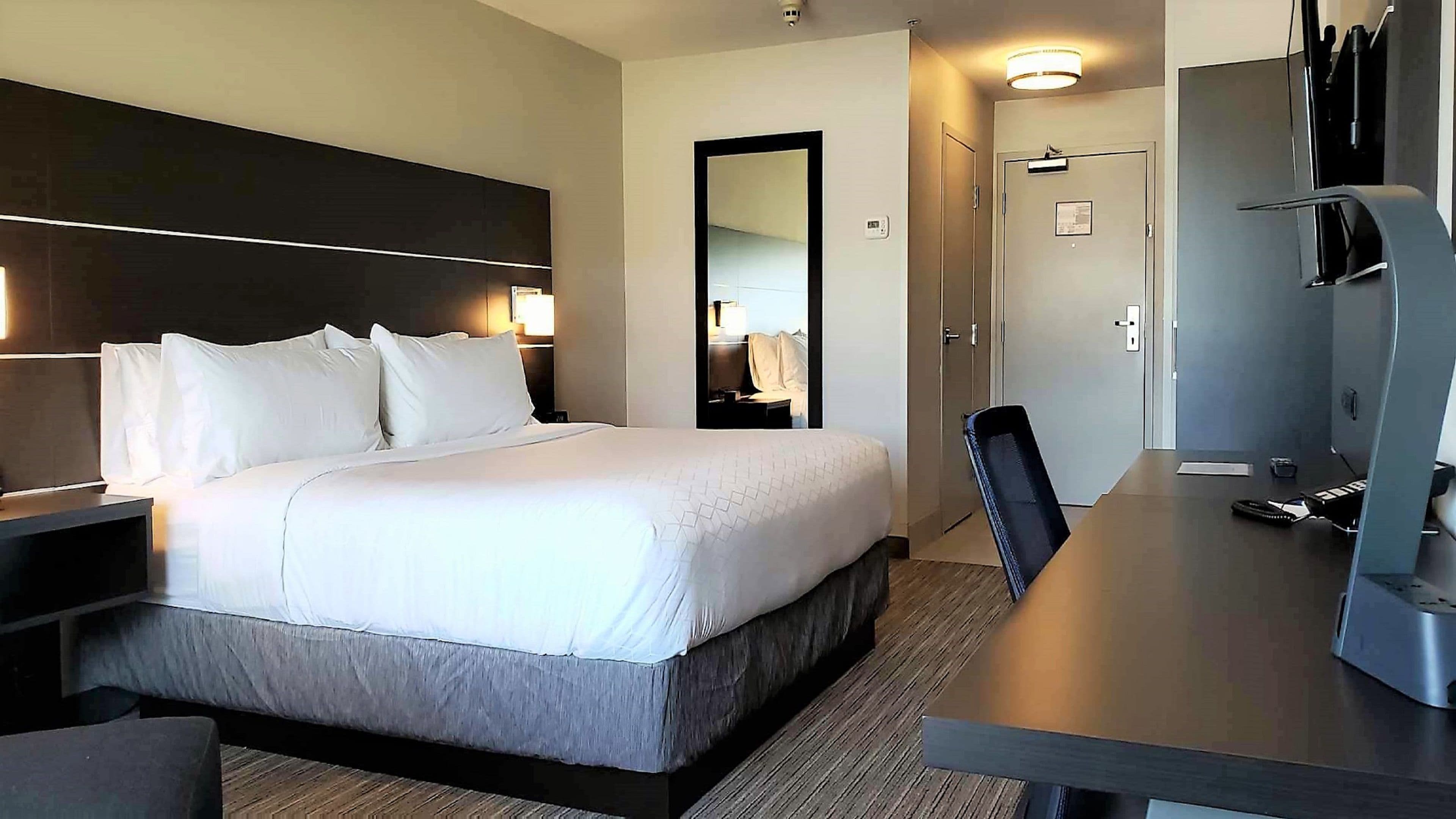 Holiday Inn Express & Suites Hood River - Image 5