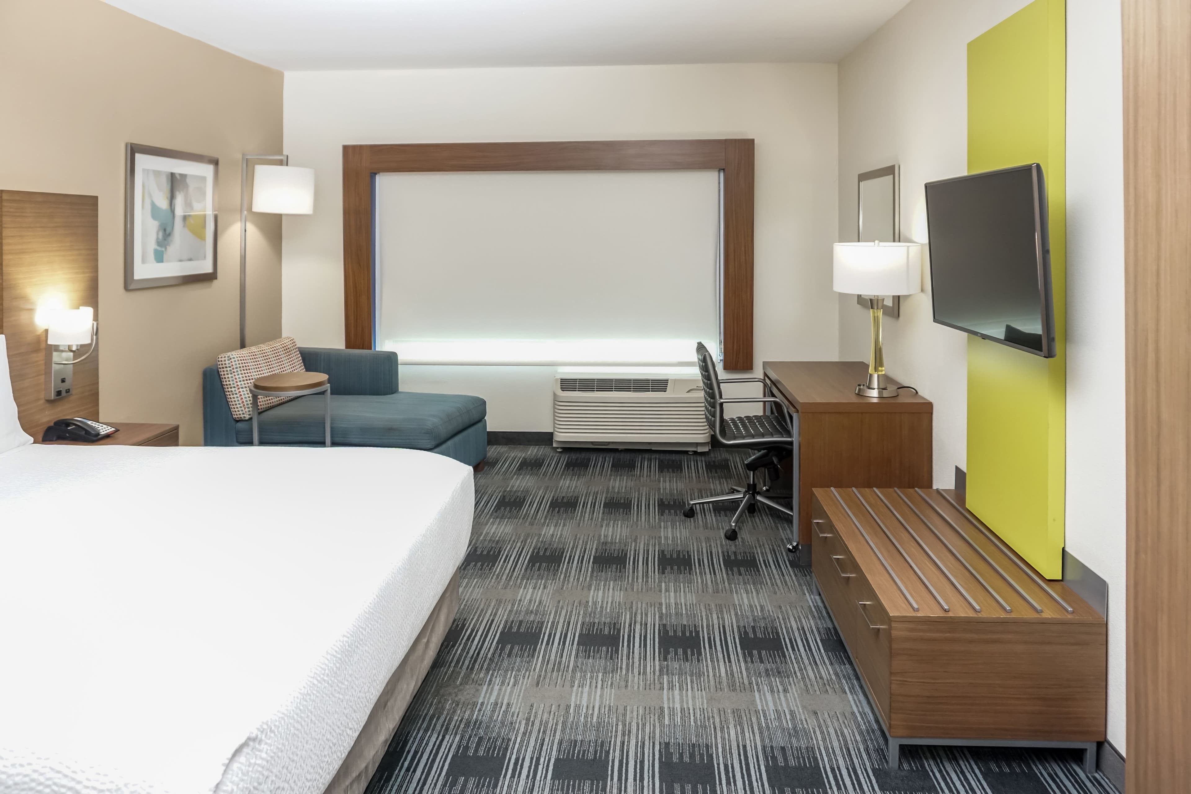 Holiday Inn Express & Suites Houston Westchase - Westheimer — 6