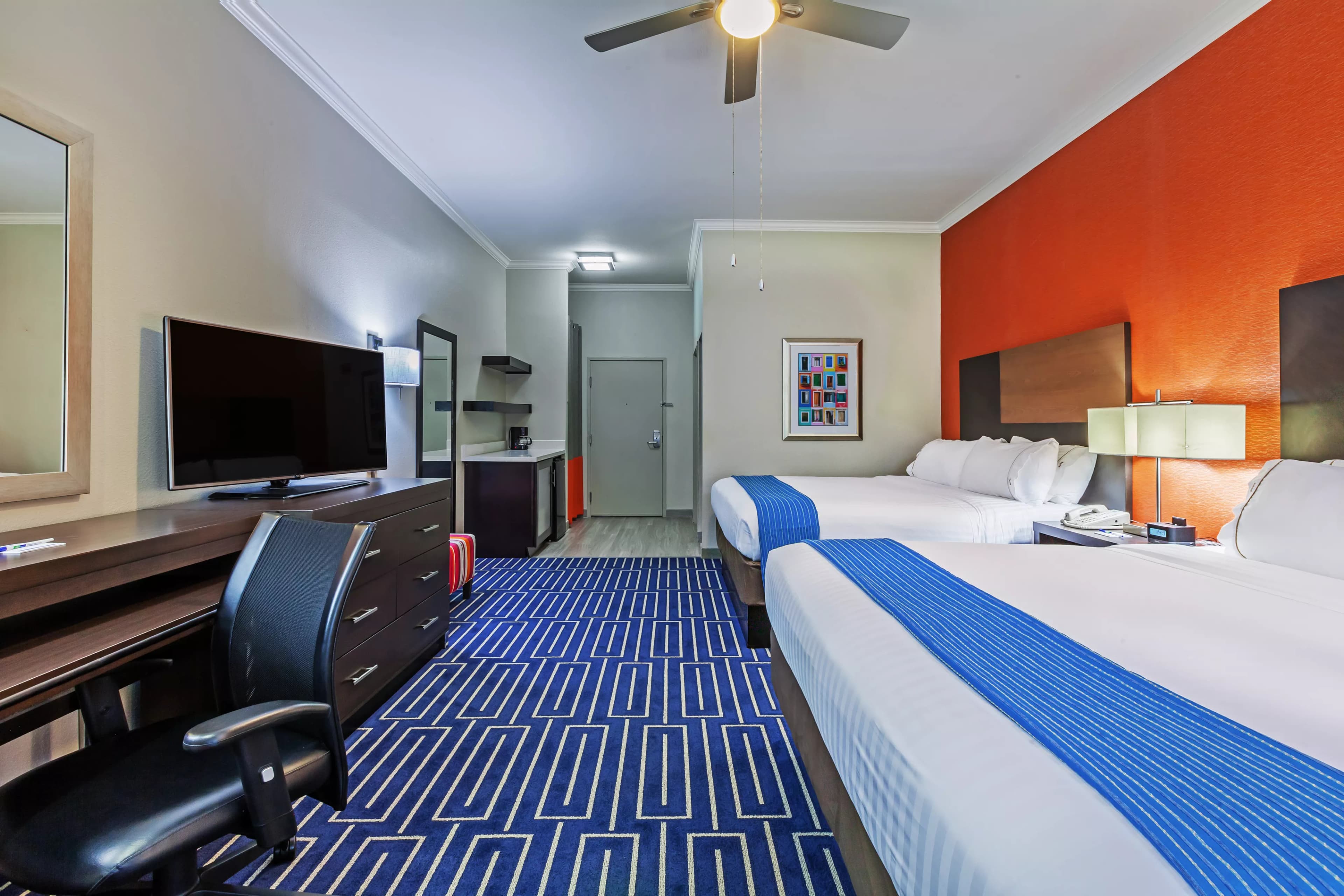 Holiday Inn Express & Suites Houston East — 11