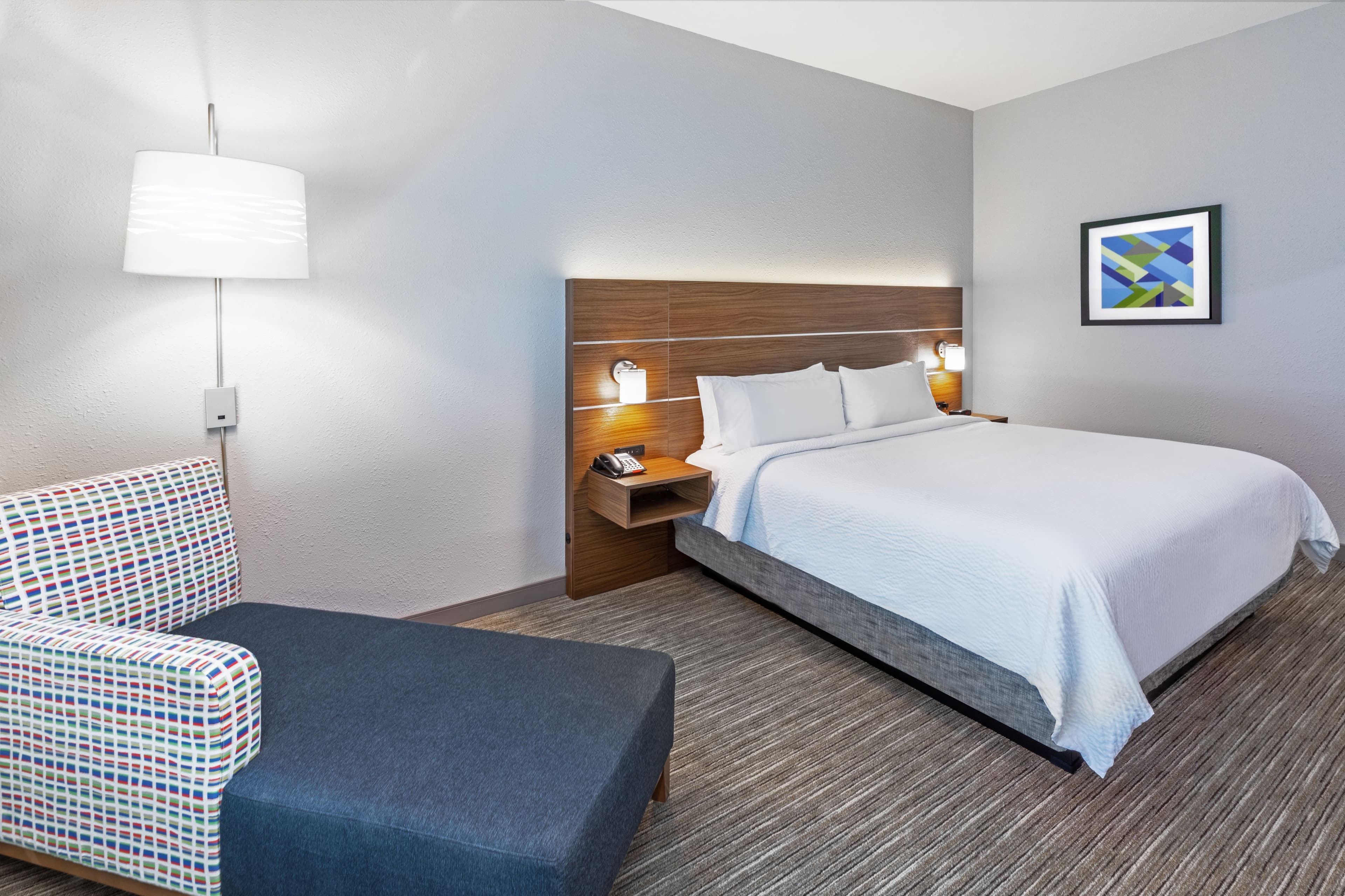 Holiday Inn Express & Suites Houston - Downtown North — 8