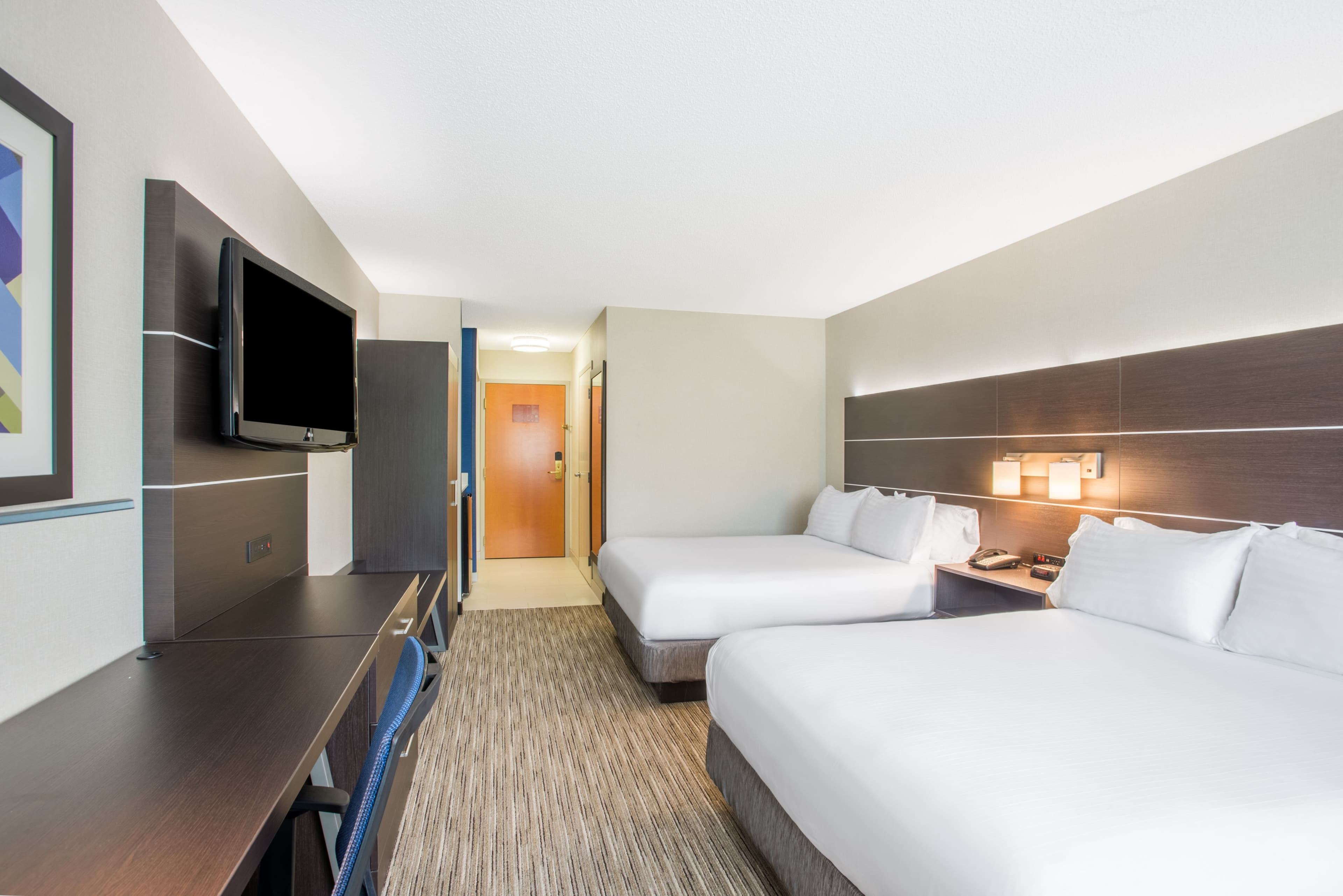 Holiday Inn Express & Suites Boston - Marlboro — 16
