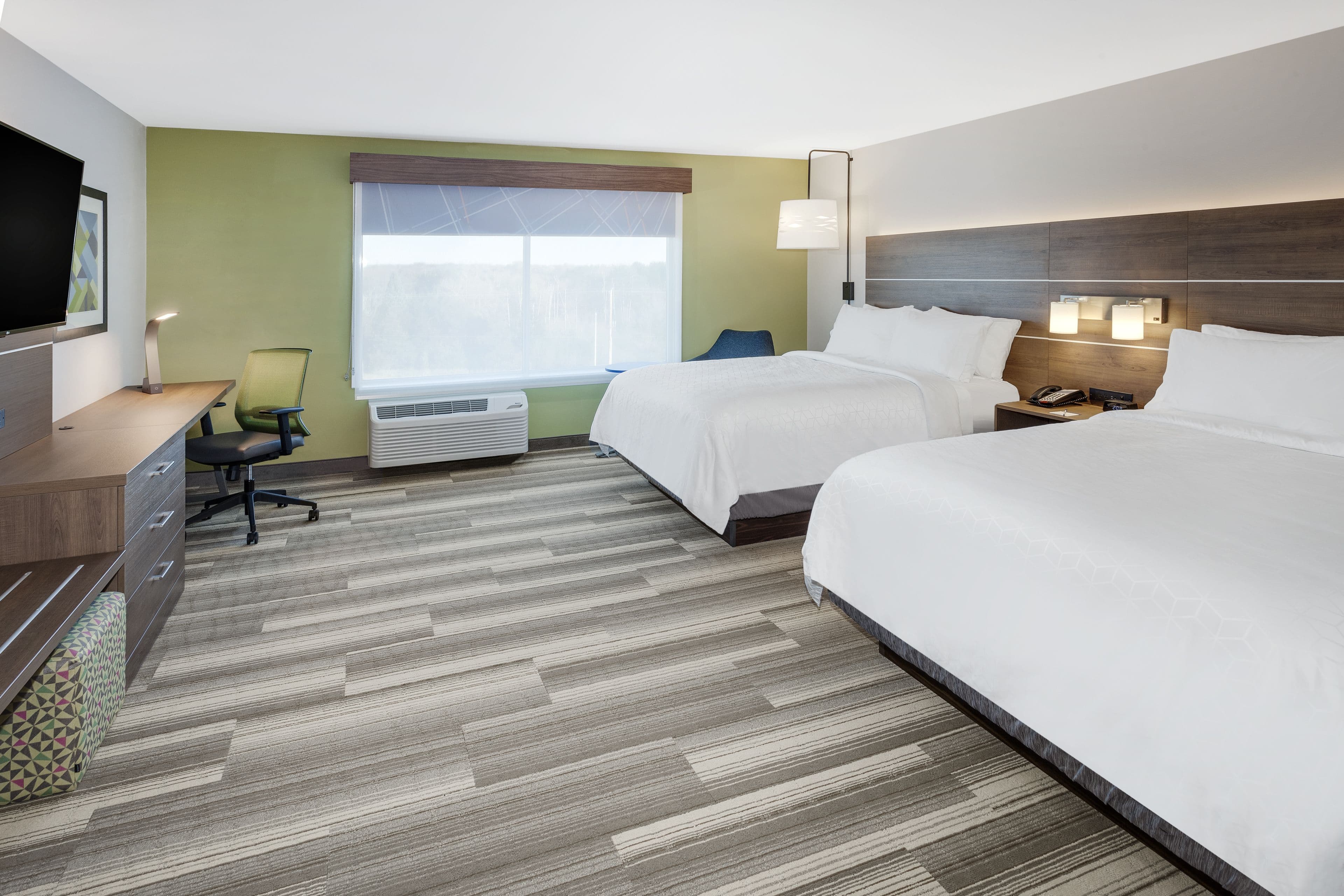 Holiday Inn Express & Suites Hudson I-94 — 13