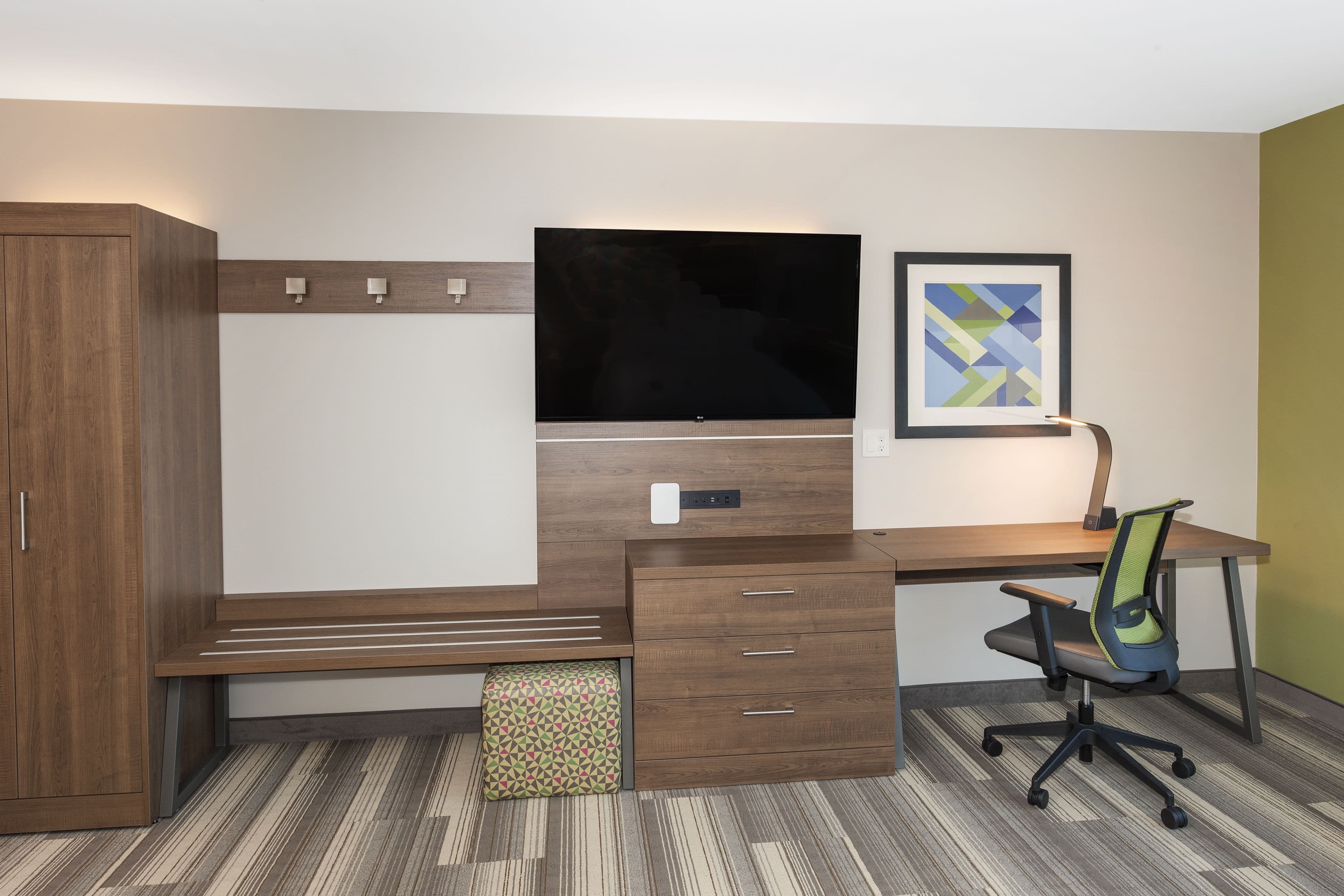 Holiday Inn Express & Suites Hudson I-94 — 6