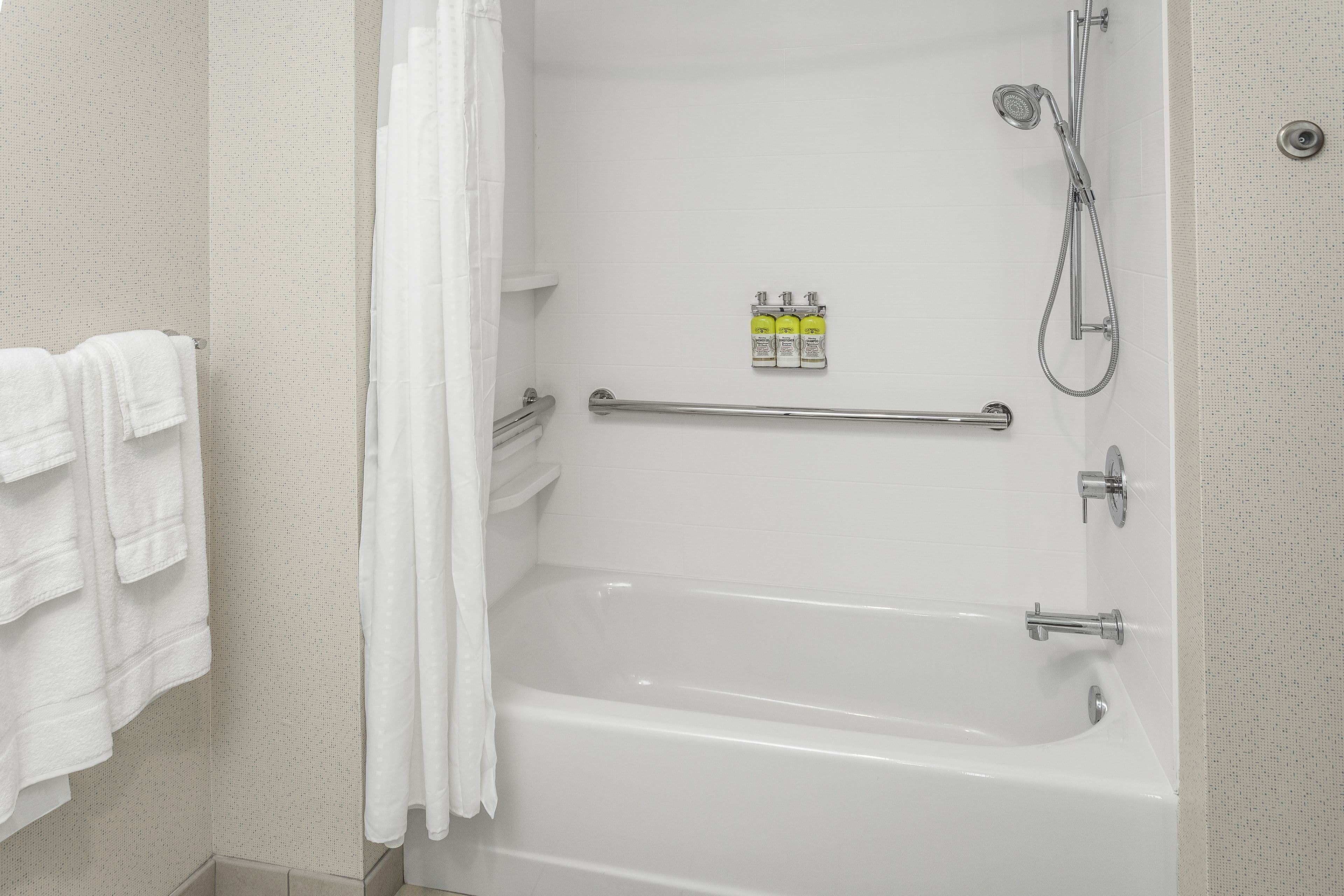 Holiday Inn Express & Suites Hudson I-94 — 10