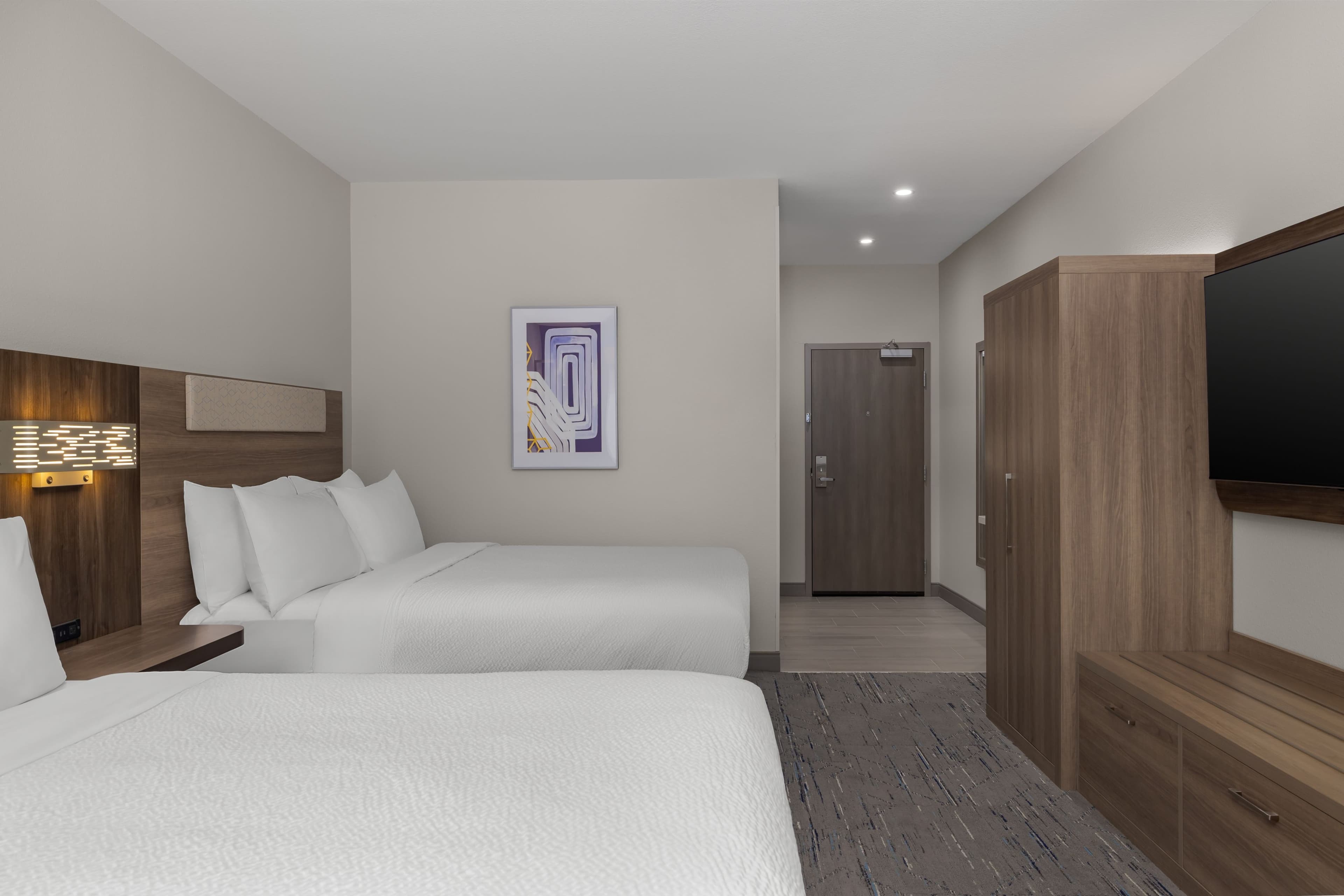 Holiday Inn Express & Suites Huntsville Northeast - Image 4